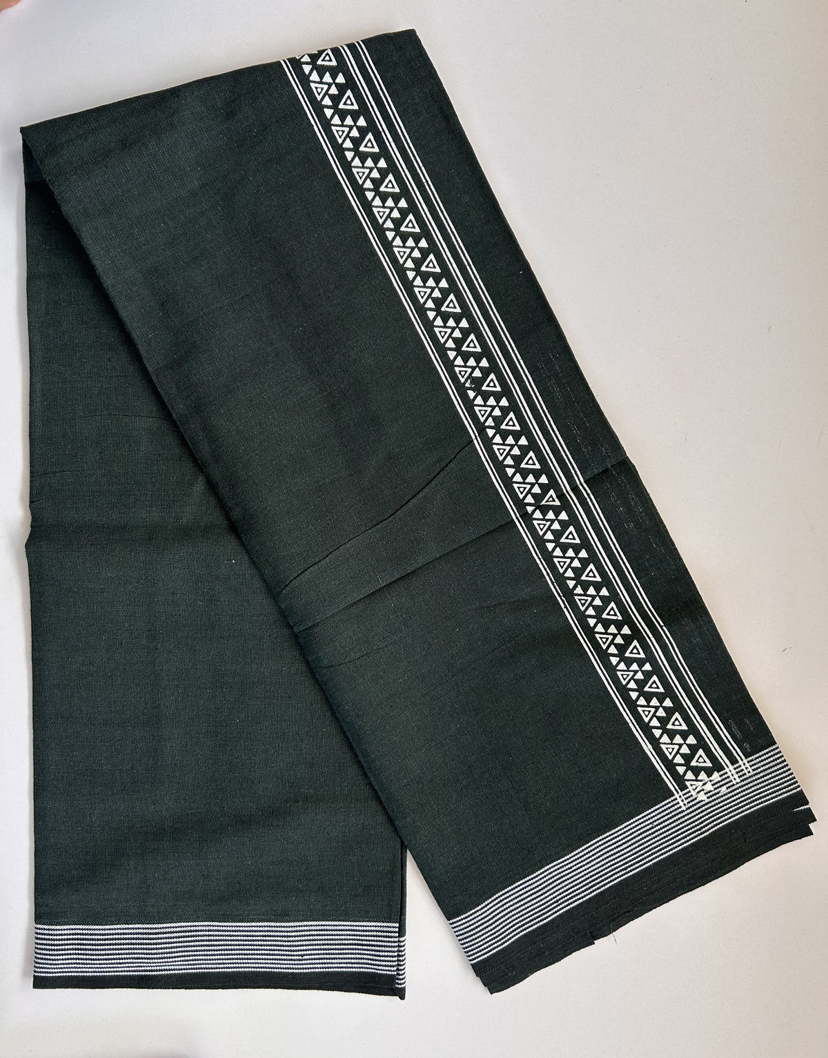 Single Kaily / Lungi - Kaitharikada - Mixed Cotton - 2/40s twisted - 2 inch White Printed Design Kara Dark Green & Black Colour Body (2 meter / 4 muzham) - 64 KK8090 SAT