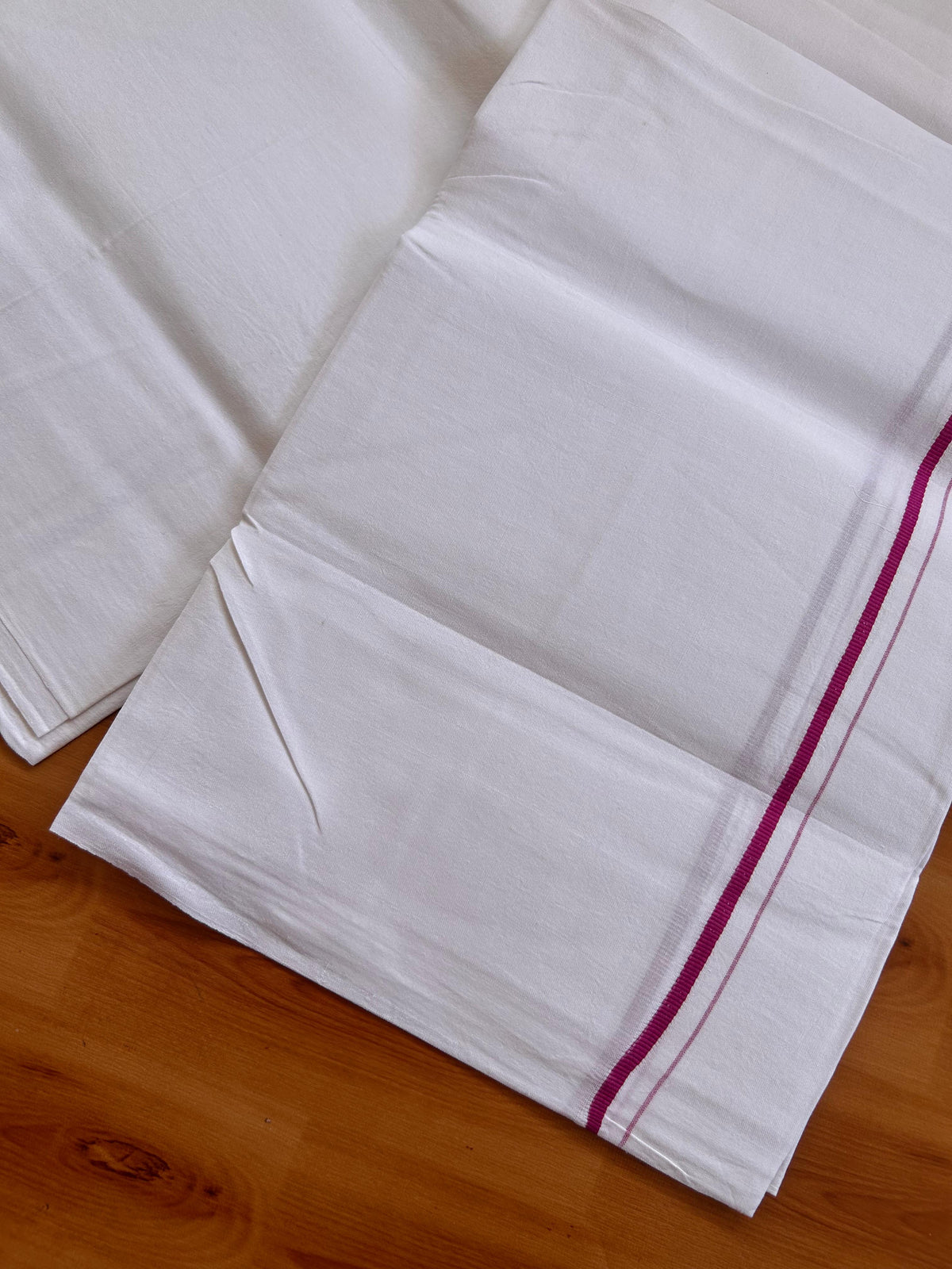 25% Discount ! KaithariKada 100% Cotton Kerala Handloom Single Pure White  Mundu/Dhoti - 0.5 cm Magenta Kara (2 meter / 4 muzham) - 2 KK5530 KAI