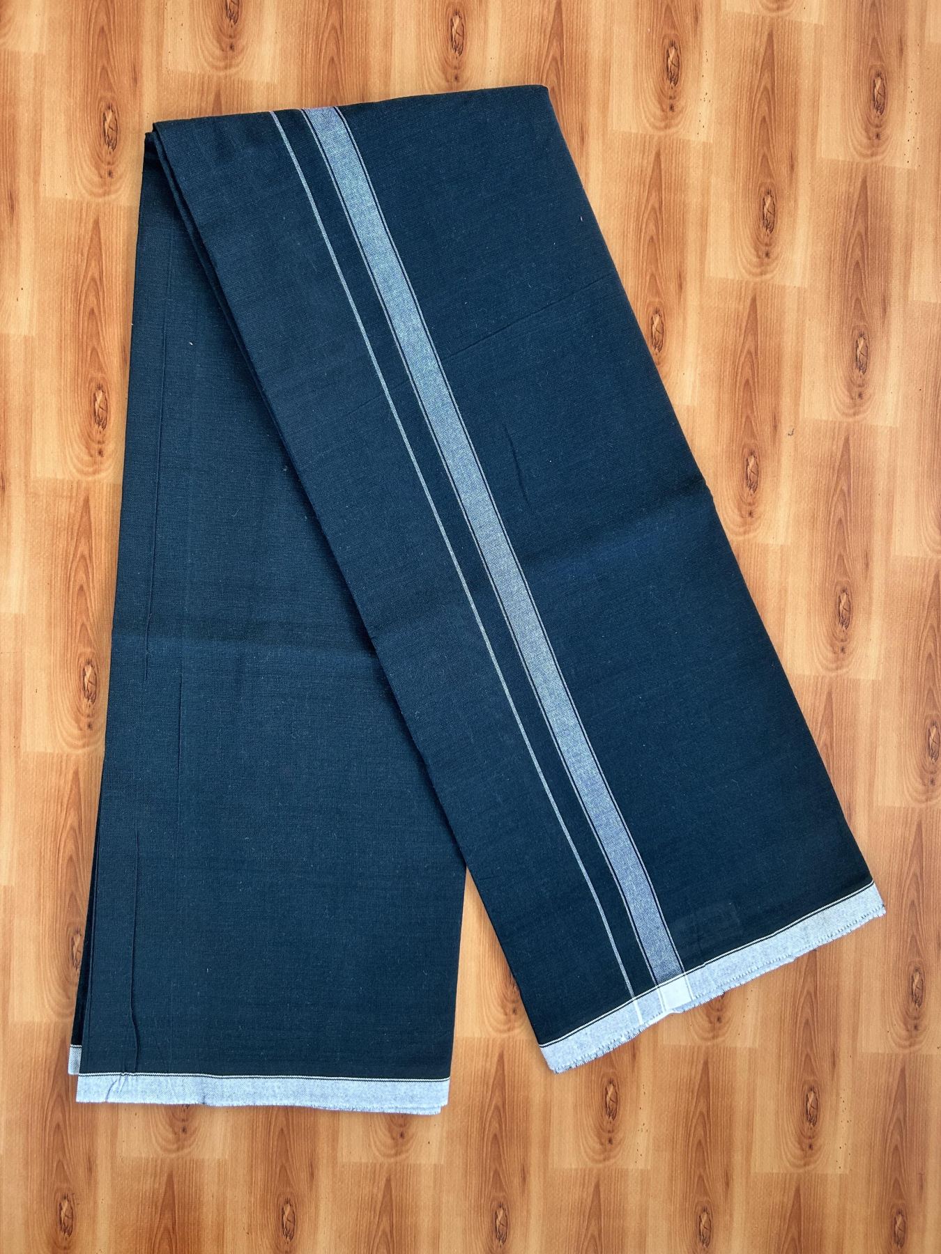 Single Kaily / Lungi- Kaitharikada - Pure Cotton - (2/40s) - 1 Inch White Shaded Kara With Dark Green colour body (2 meter / 4 muzham) - 3 KK8066 MUT