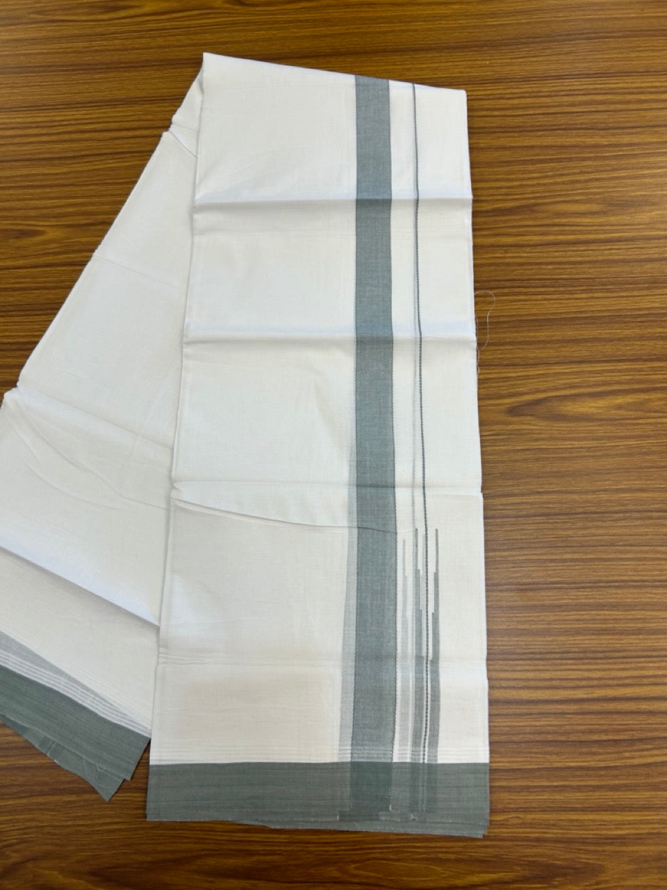 20% Discount! KaithariKada Balaramapuram 100% Cotton Double Pure white Mundu/Dhoti- 60s - 1.25 inch Greyish green shaded chutty kara - 3.90mtr ( 8 muzham) - 29 KK5279 CKS