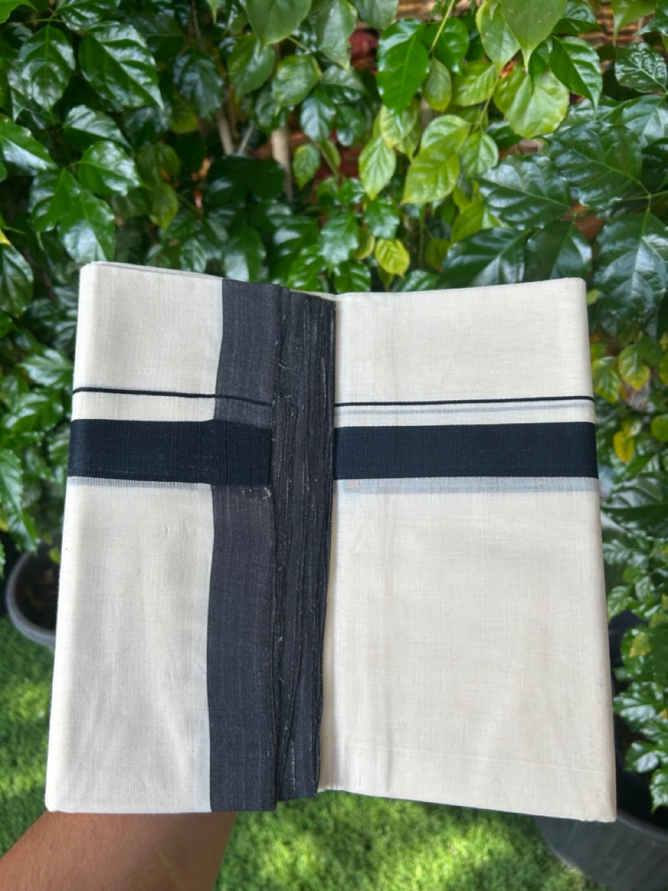 11% Discount ! KaithariKada Handloom Millpaav Balaramapuram - 100% PURE Cotton OFF White (Unbleached) Double Mundu/Dothi - 80x90 - 1 inch Black Kara 4 Meters (8.5 Muzham) - 15 KK5256 RAM