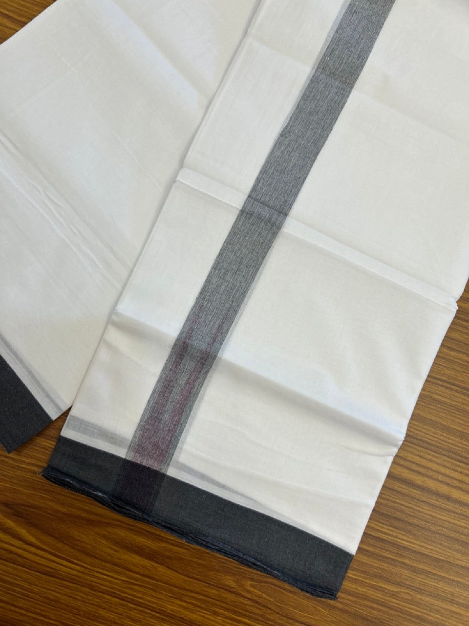 20% Discount! KaithariKada Balaramapuram 100% Cotton Double Pure white Mundu/Dhoti- 100x80 - 1.5 inch Puliyilakkara Black & Magenta Shaded Chutty Kara - 3.90 mtr (8 muzham)  - 55 KK5279 CKS
