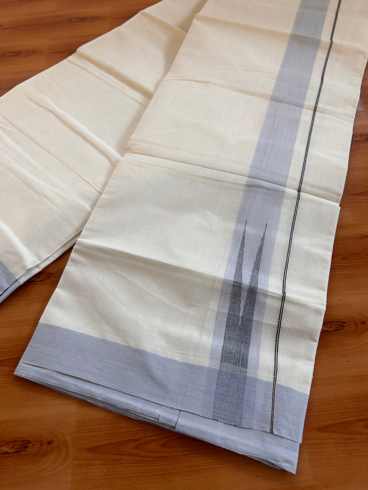 Double off white (Unbleached) Mund/Dhoti - 20% Discount! KaithariKada Pulimood Pure Cotton - 100X80 - 1.5 inch Silver kasav lavender Grey & Black Shades Striped chutty 4 m (8.5 Muzham) - 4 KK5537 VAS