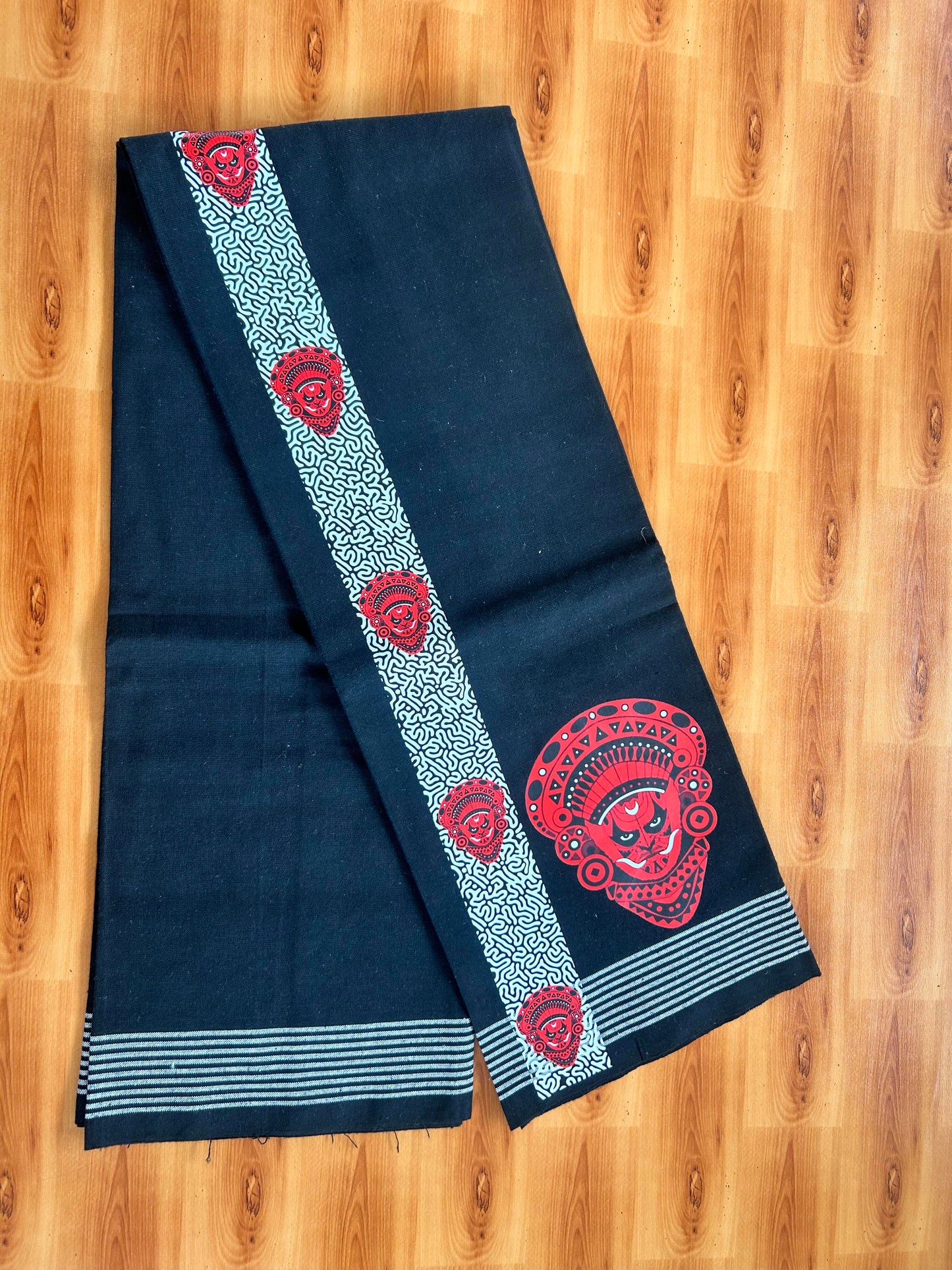 Kaitharikada - Single Kaily / Lungi - Mixed Cotton - 40s twisted - 2 inch Red & White Theyyam Printed Design Kara with Black colour body (2 meter / 4 muzham) - 8 KK8060 GAN