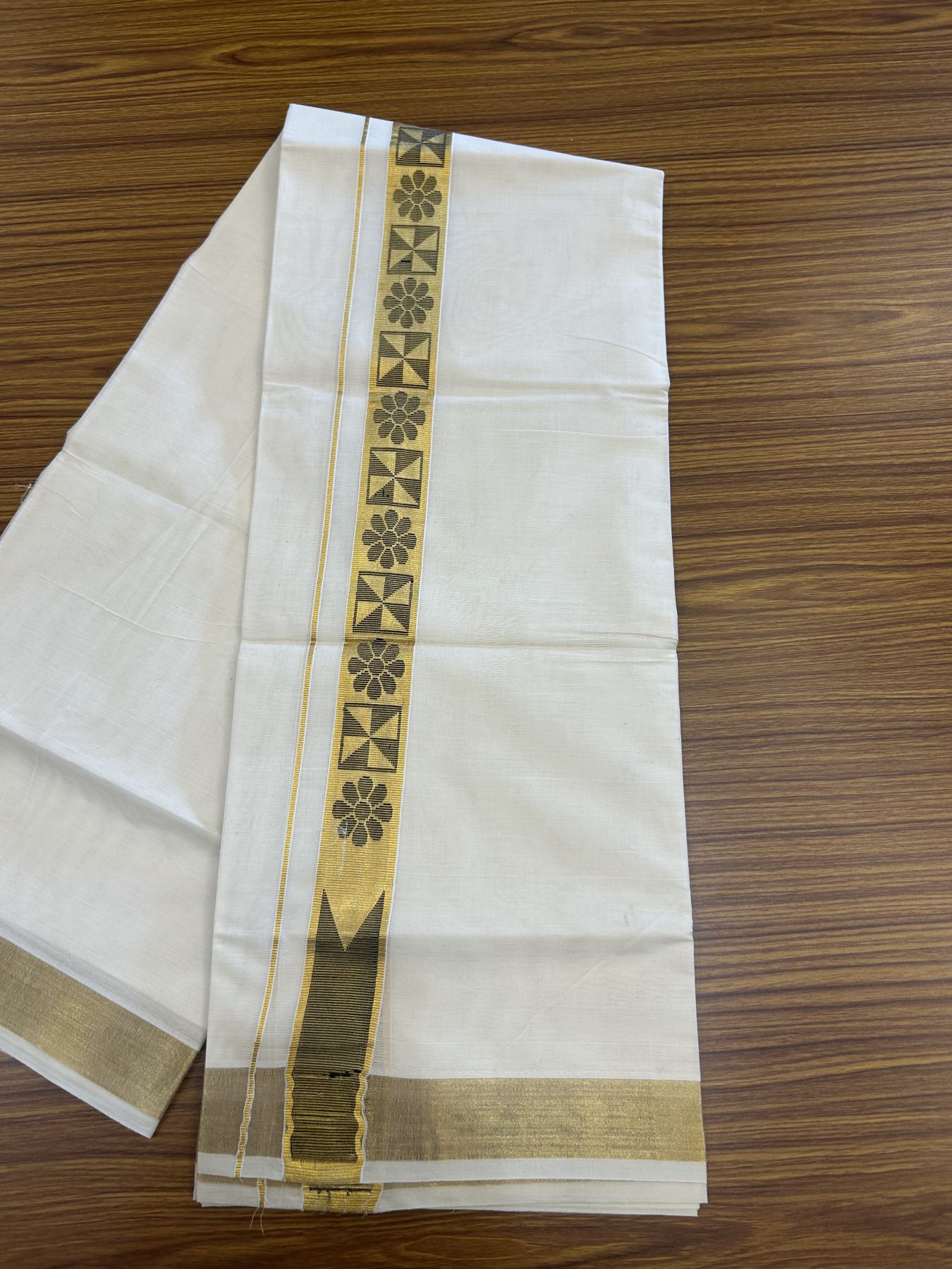 20% Discount! KaithariKada Balaramapuram Double Off White - (Unbleached) Mund/Dhoti - Cotton mix - 100X80- 1.5 inch Kasav Black Jacquard design chutty Kara 3.90 mtr (8 Muzham) - 3 KK5313 PMC