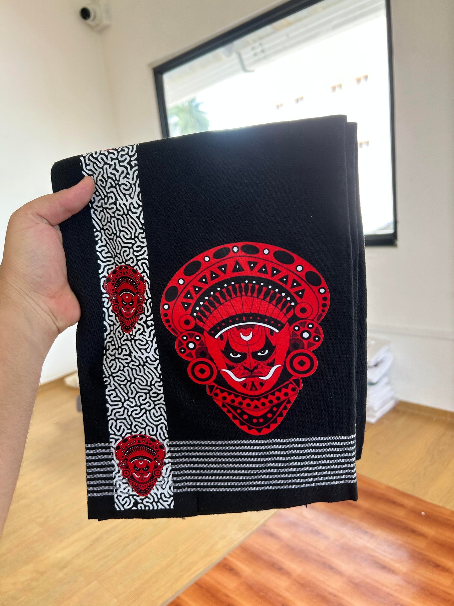 Kaitharikada - Single Kaily / Lungi - Mixed Cotton - 40s twisted - 2 inch Red & White Theyyam Printed Design Kara with Black colour body (2 meter / 4 muzham) - 8 KK8060 GAN