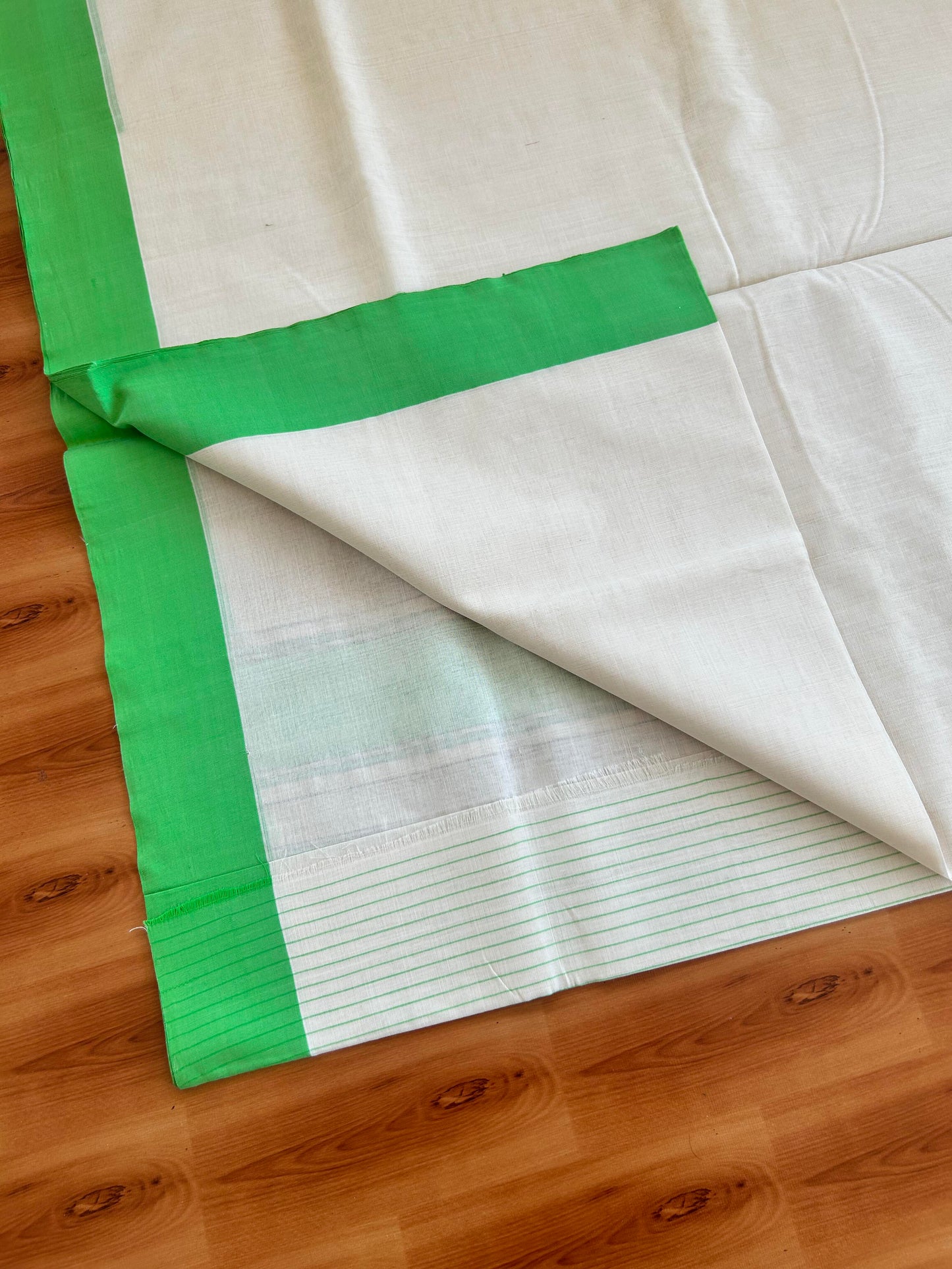 25% Discount KaithariKada Handloom Unakkupaav Balaramapuram Kerala Saree for Women - 100% Pure Cotton - 3.5 inch Silver Kasav Black & Parrot Green Side Striped Kara - 6 KK7001 ABH