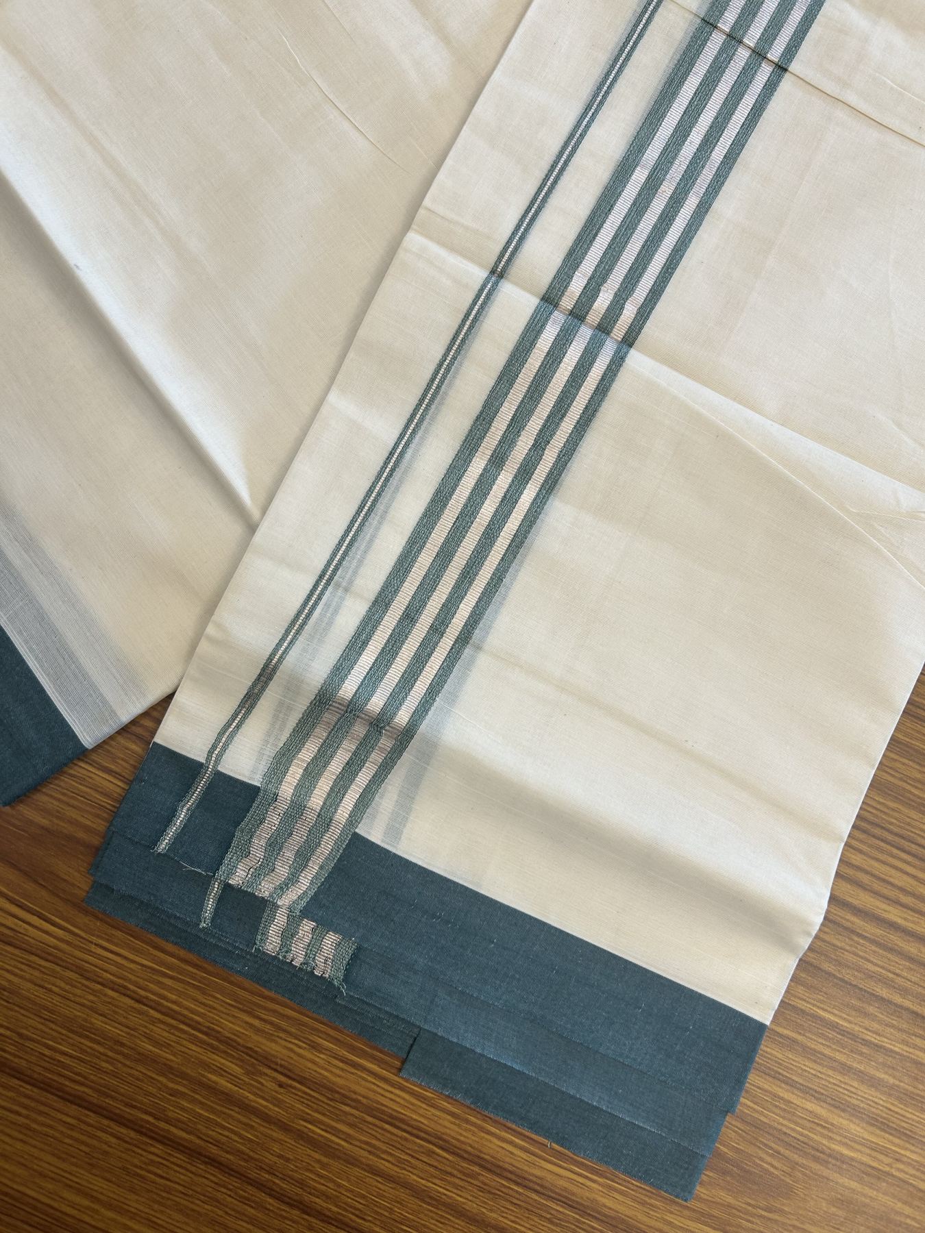20% Discount !! KaithariKada Balaramapuram Double Off White (Unbleached) Mundu/Dhoti - 100x80 - 1.25 inch Green & Silver Striped kara 3.90 mtr (8 muzham) - 18 KK5313 PMC