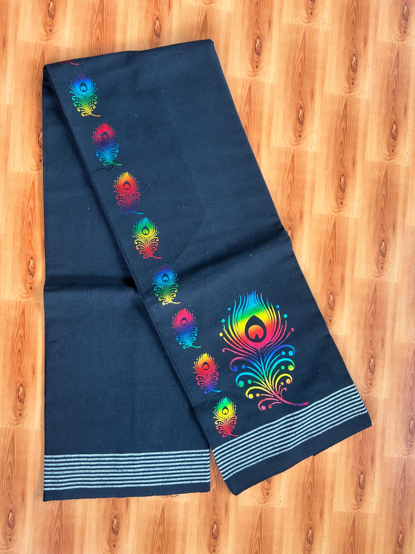 Kaitharikada - Single Kaily / Lungi - Mixed Cotton - 40s twisted - 1.25 inch Multi Colour Peacock Feather Printed Design Kara with Black colour body (2 meter / 4 muzham) - 2 KK8060 GAN