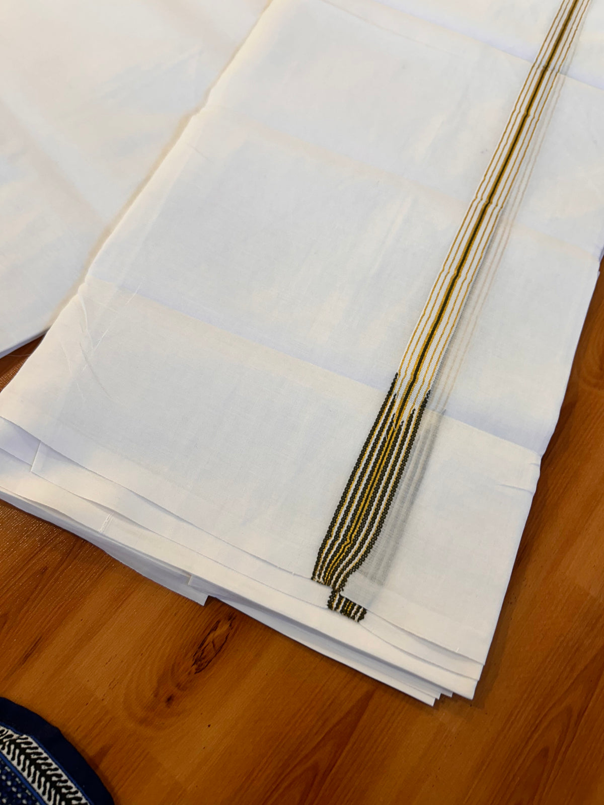 Double Pure white Mundu/Dhoti - 20% Discount! KaithariKada Pulimood- 100% Cotton - 100x100 - 1 inch Puliyilakkara Gold Kasav & Fern Green 12 Line Chutty 4 m (8.5 muzham) - 19 KK5534 ASH