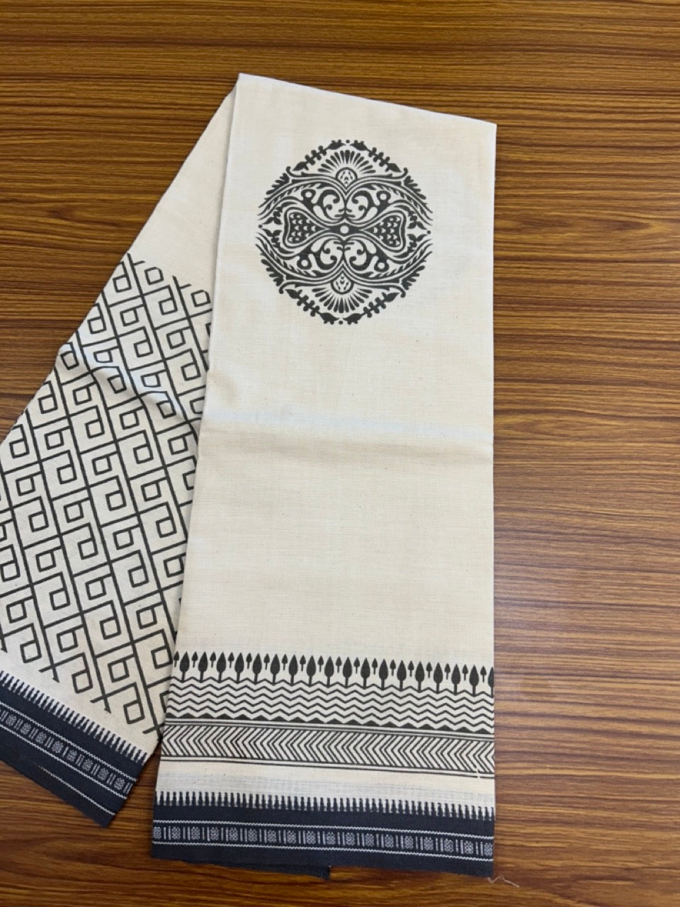 9% Discount !! Kaitharikada Pure Cotton Single OFF WHITE - (Unbleached) Kaily / Lungi - 1.75 inch GREY Printed Kuppadam Border with OFF WHITE colour body (2 meter / 4 muzham)- 2KK8022 AS