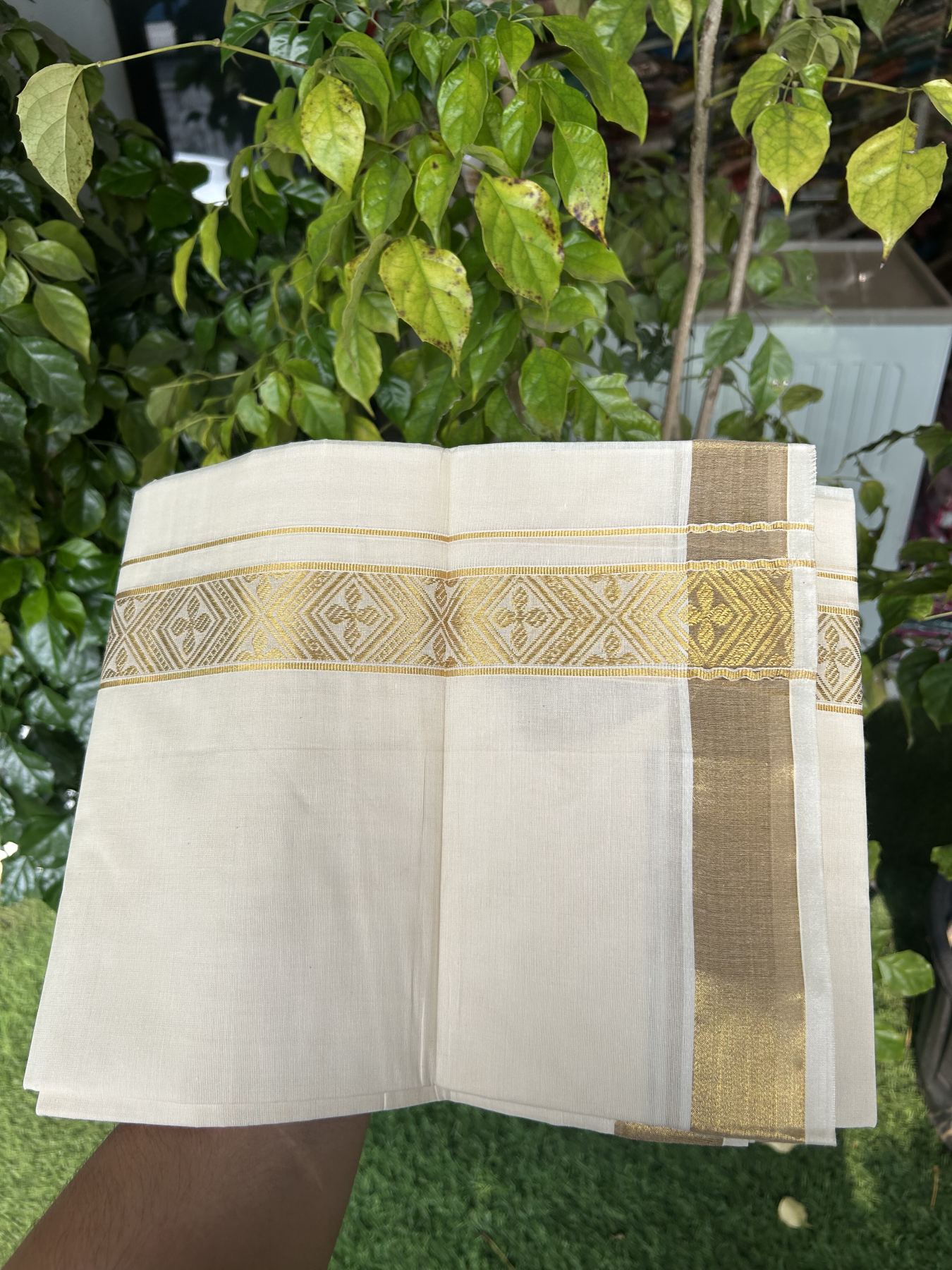 20% Discount! Kaitharikada Balaramapuram Double Off White - (Unbleached) Mund/Dhoti - Cotton mix - 100x80 - 1.75 inch Kasav Jacquard Design Kara 3.90 mtr (8 Muzham) - 2 KK5313 PMC