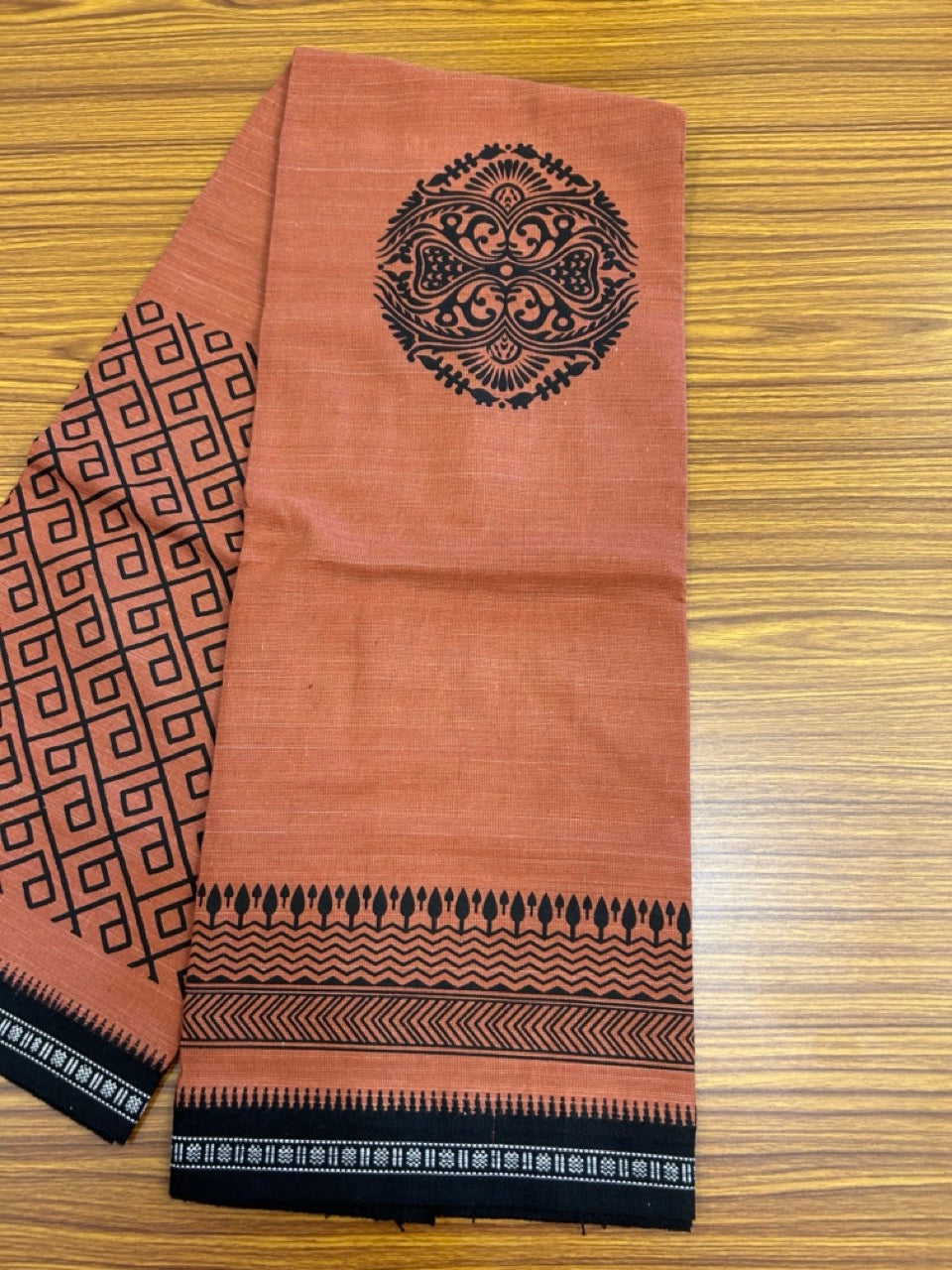 17% Discount!!! Kaitharikada Pure Cotton - Single Kaily / Lungi - 1.75 inch Black printed kuppadam Border with Kavi colour body  (2 meter / 4 muzham)- 6KK8022 AS