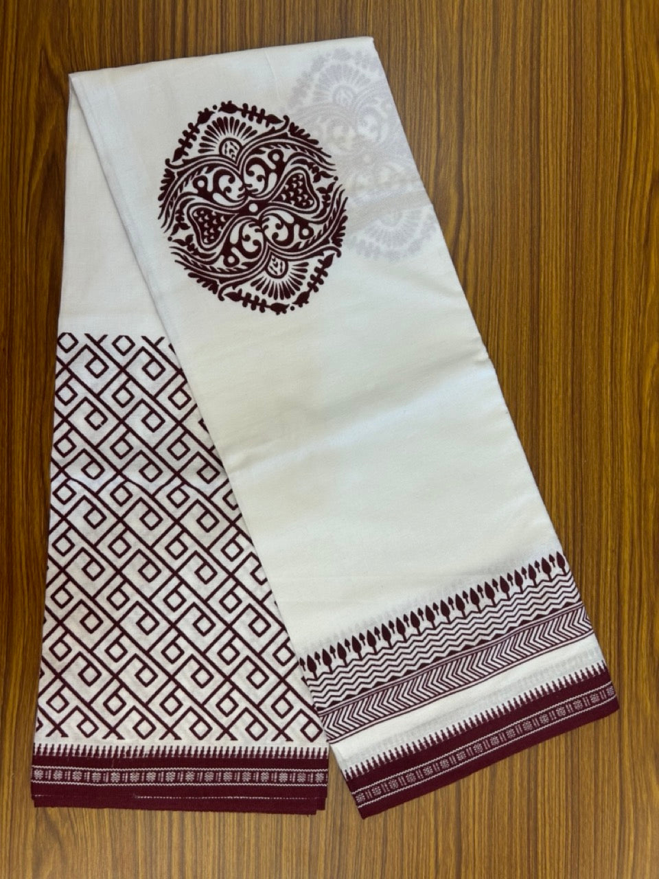7% Discount!!! Kaitharikada Pure Cotton - Single Kaily / Lungi -1.75 inch Maroon Printed Kuppadam Border with White colour body (2 meter / 4 muzham) - 7KK8022 AS