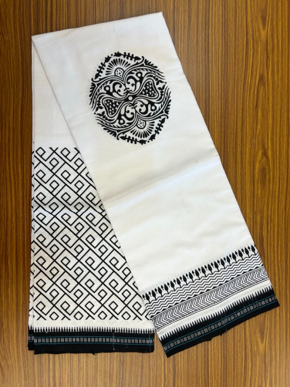 7% Discount!!! Kaitharikada Pure Cotton - Single Kaily / Lungi -1.75 inch Black Printed Kuppadam Border with White colour body (2 meter / 4 muzham) - 8KK8022 AS