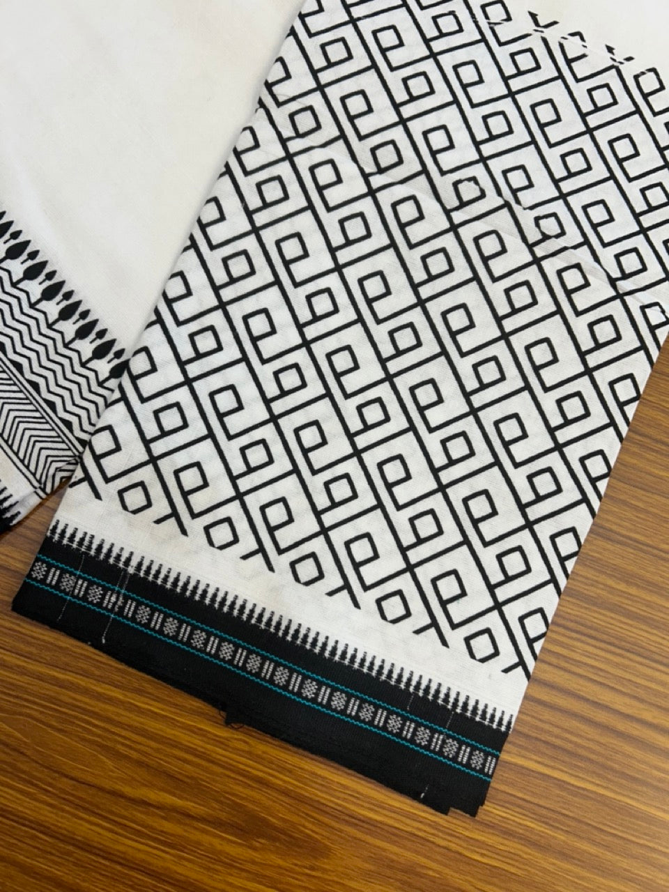 7% Discount!!! Kaitharikada Pure Cotton - Single Kaily / Lungi -1.75 inch Black Printed Kuppadam Border with White colour body (2 meter / 4 muzham) - 8KK8022 AS