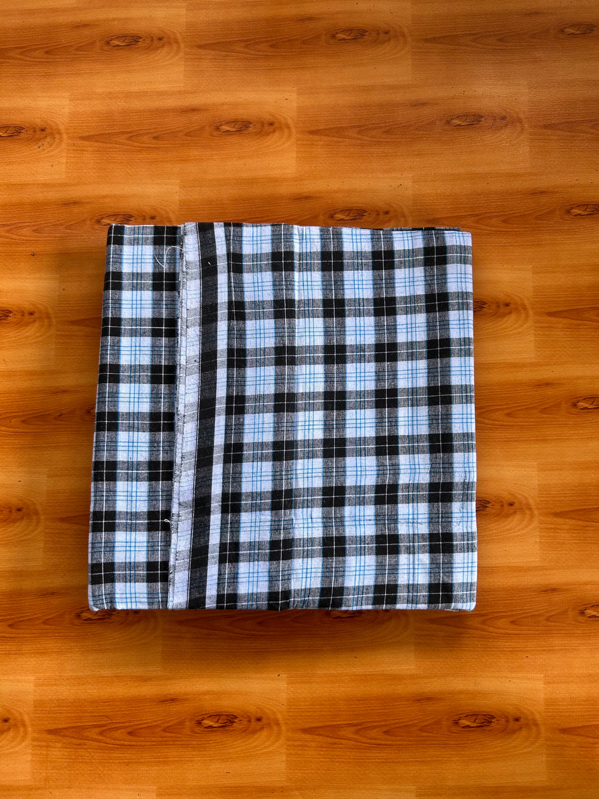 Premium Kathar Type Mund Pure cotton 40s - Kaitharikada Pulimood - Single Kaily / Lungi - 0.5 inch white Border with Light Blue & Ash Black Check body (2 meter / 4 muzham) - 1 KK8090 MUT