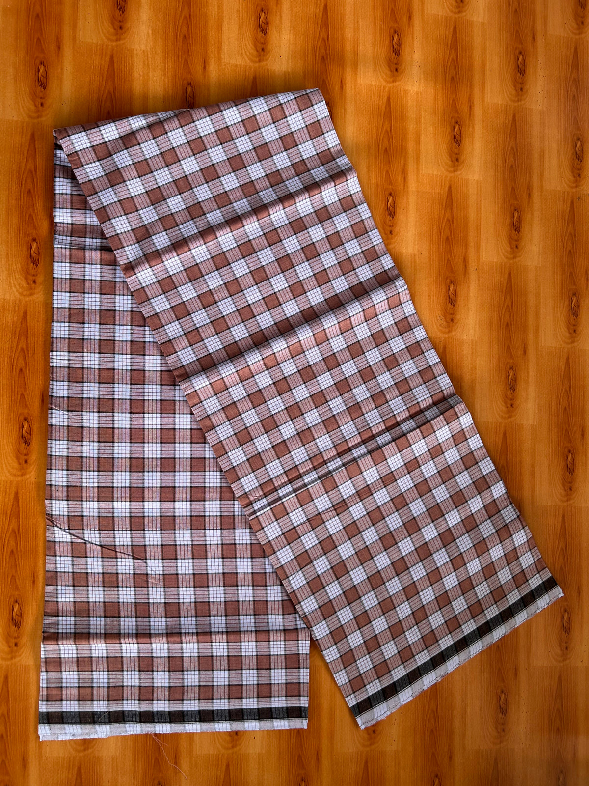 Premium Kathar Type Mund Pure cotton 40s - Kaitharikada Pulimood - Single Kaily / Lungi - 0.75 inch Black & White Border with Brown & White Check body (2 meter / 4 muzham) - 3 KK8090 MUT
