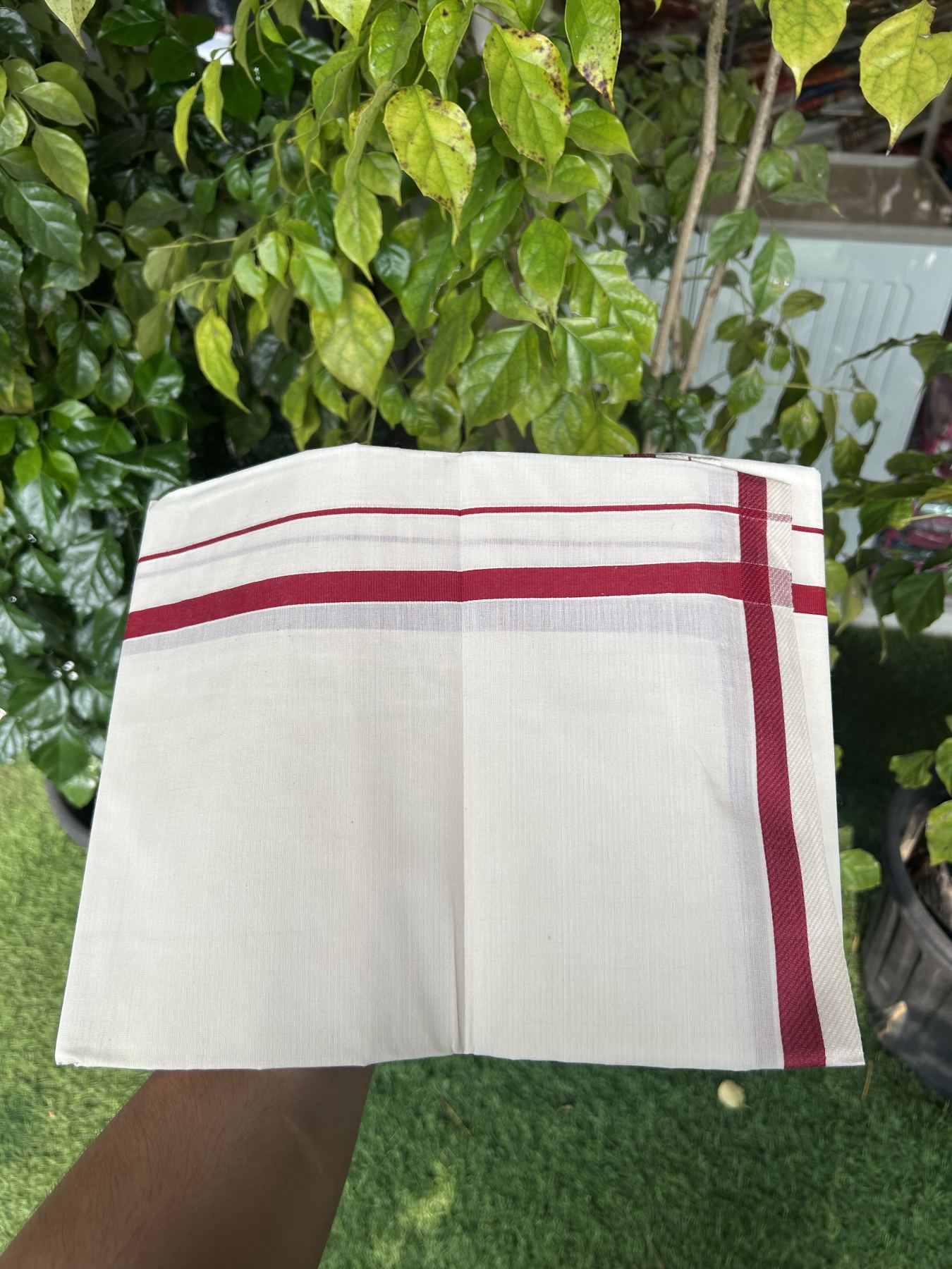 7% Discount! KaithariKada Balaramapuram 100% Cotton Single Off White - (Unbleached) Mundu/Dhoti - 100x80 - 0.5 inch Silver Kasav & Maroon kara (2 meter / 4 muzham) - 64 KK52313 PMC