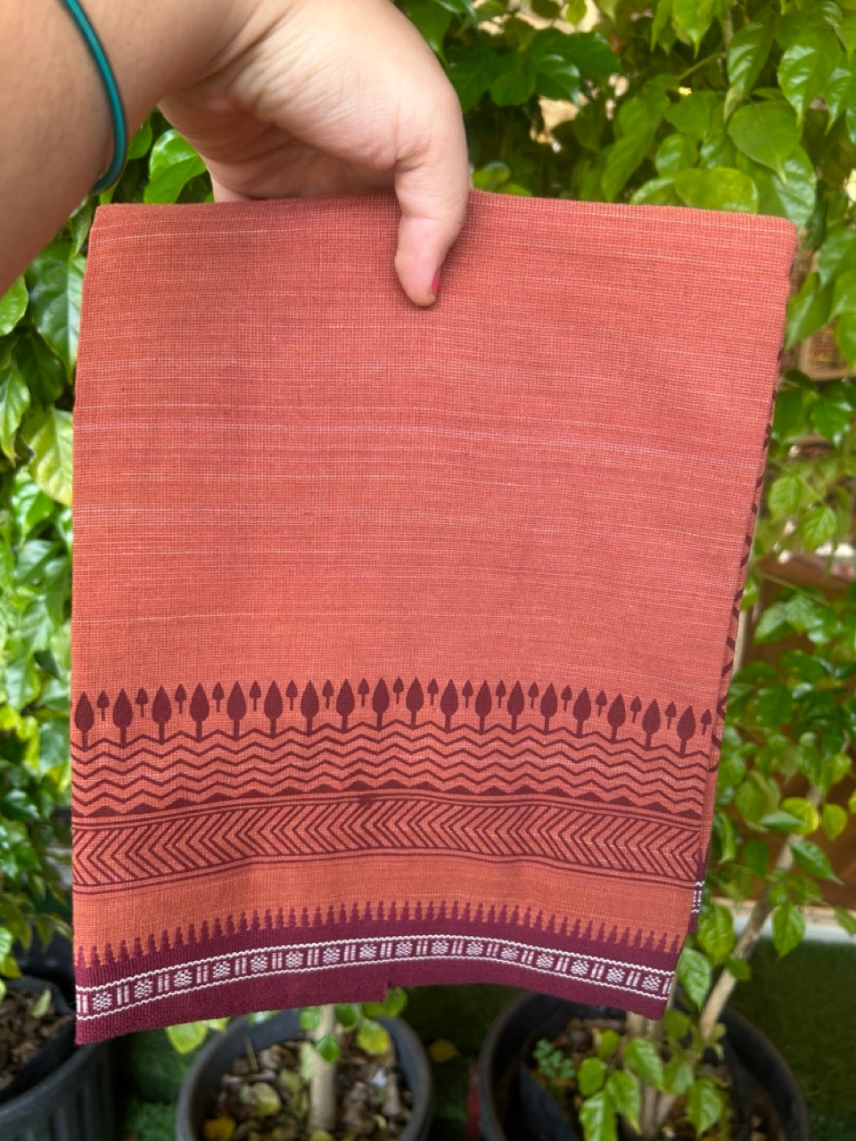 17% Discount!!! Kaitharikada 90% cotton 5 % Polyster - Single Kaily / Lungi - 1.75 inch Maroon printed kuppadam Border with Kavi colour body  (2 meter / 4 muzham)- 5KK8022 AS