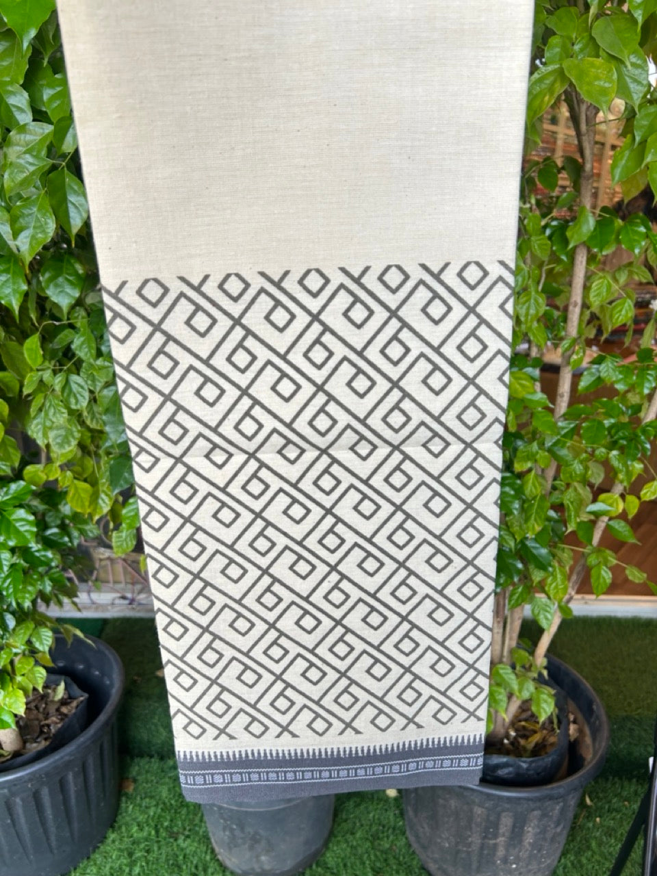 9% Discount !! Kaitharikada Pure Cotton Single OFF WHITE - (Unbleached) Kaily / Lungi - 1.75 inch GREY Printed Kuppadam Border with OFF WHITE colour body (2 meter / 4 muzham)- 2KK8022 AS