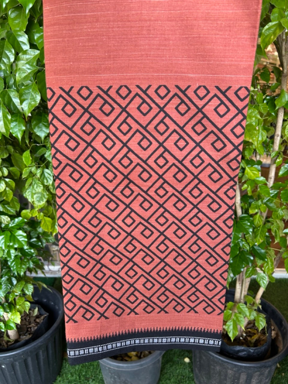 17% Discount!!! Kaitharikada Pure Cotton - Single Kaily / Lungi - 1.75 inch Black printed kuppadam Border with Kavi colour body  (2 meter / 4 muzham)- 6KK8022 AS