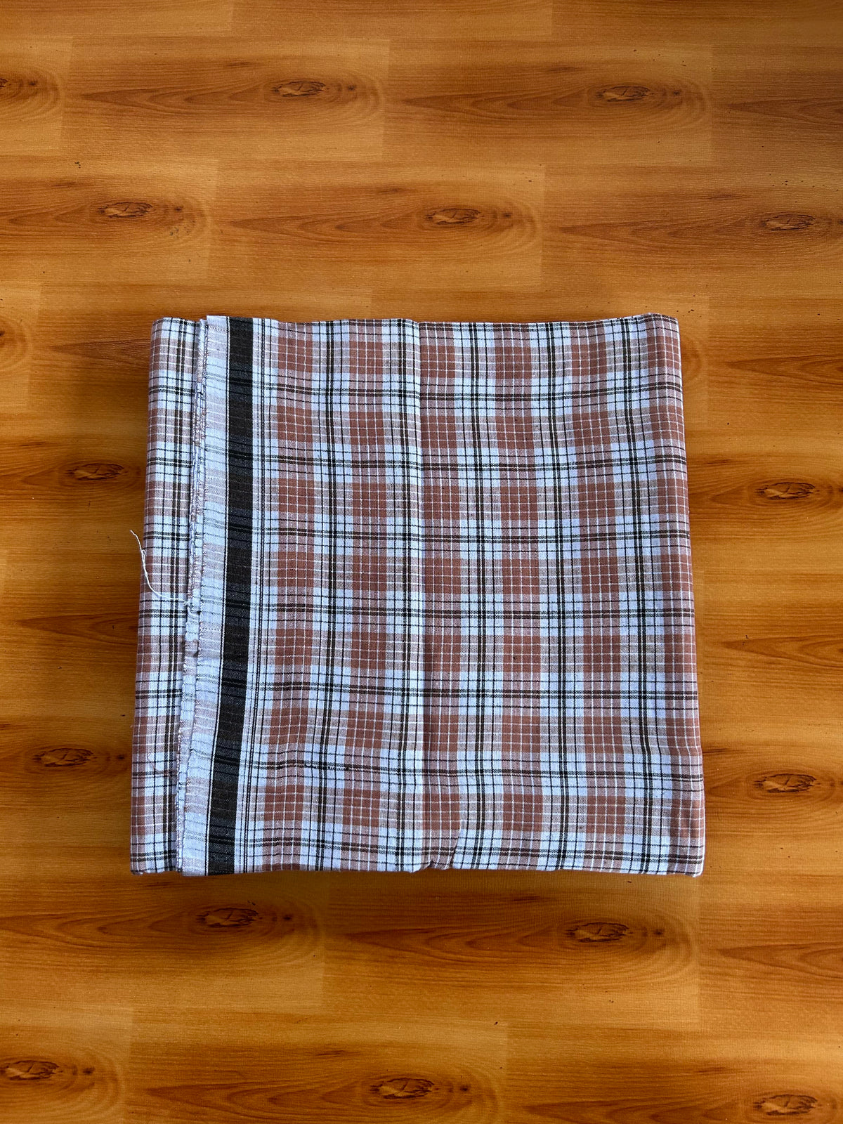 Premium Kathar Type Mund Pure cotton 40s - Kaitharikada Pulimood - Single Kaily / Lungi - 1 inch Black & White Border with White & Brown Check body (2 meter / 4 muzham) - 8 KK8090 MUT