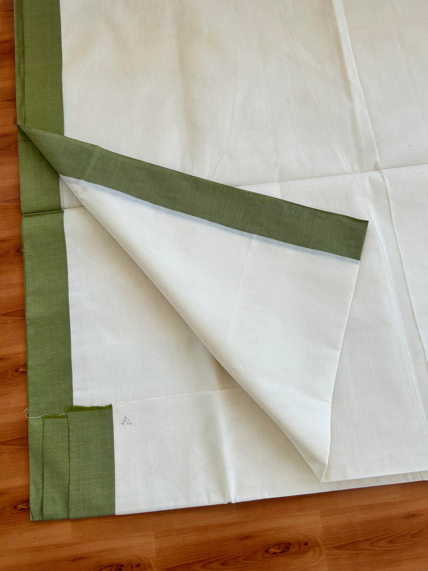 25% Discount! Kaitharikada Kerala Traditional Saree Off white- Mixed Cotton Saree - 2 Inch  Pallu - Army Green Kara - 41 KK7000 PMC