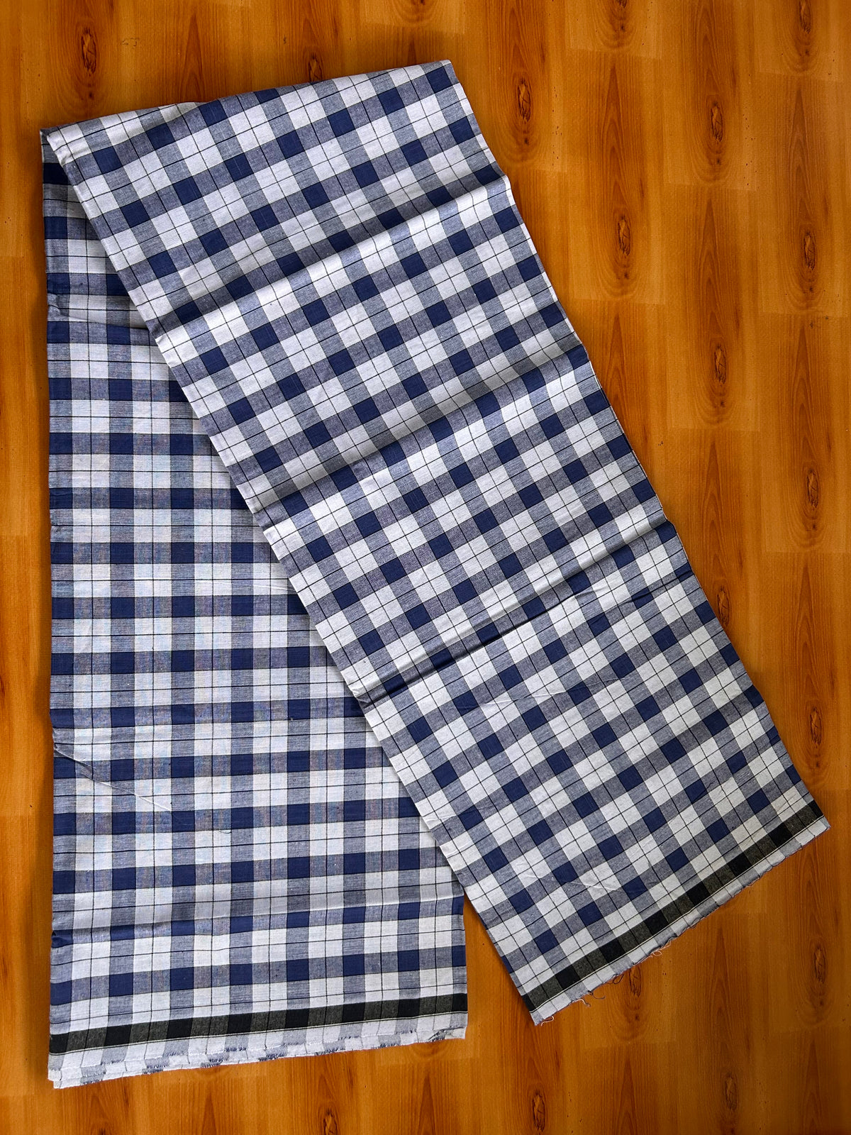 Premium Kathar Type Mund Pure cotton 40s - Kaitharikada Pulimood - Single Kaily / Lungi - 1 inch Black & White Border with White & Navy Blue Check body (2 meter / 4 muzham) - 12 KK8090 MUT