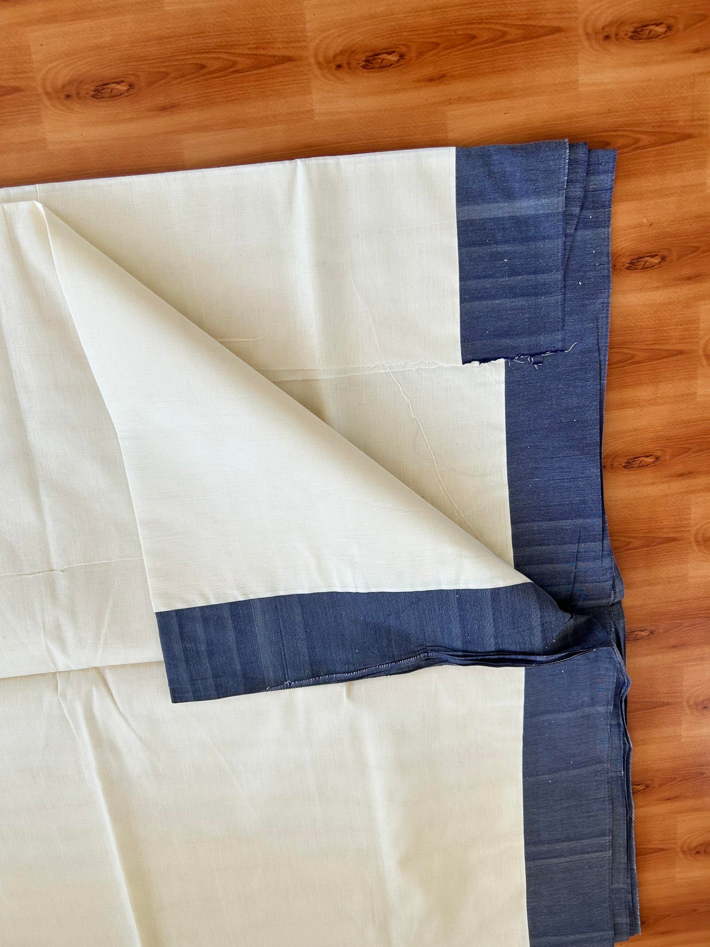 25% Discount! Kaitharikada Kerala Traditional Saree Off white- Mixed Cotton Saree - 3 Inch  Pallu - Navy Blue Kara - 46 KK7000 PMC