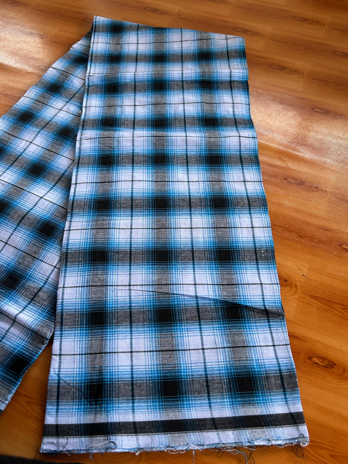 Premium Kathar Type Mund Pure cotton 40s - Kaitharikada Pulimood - Single Kaily / Lungi - 1 inch Black & White Border with Black & Blue Check body (2 meter / 4 muzham) - 14 KK8090 MUT