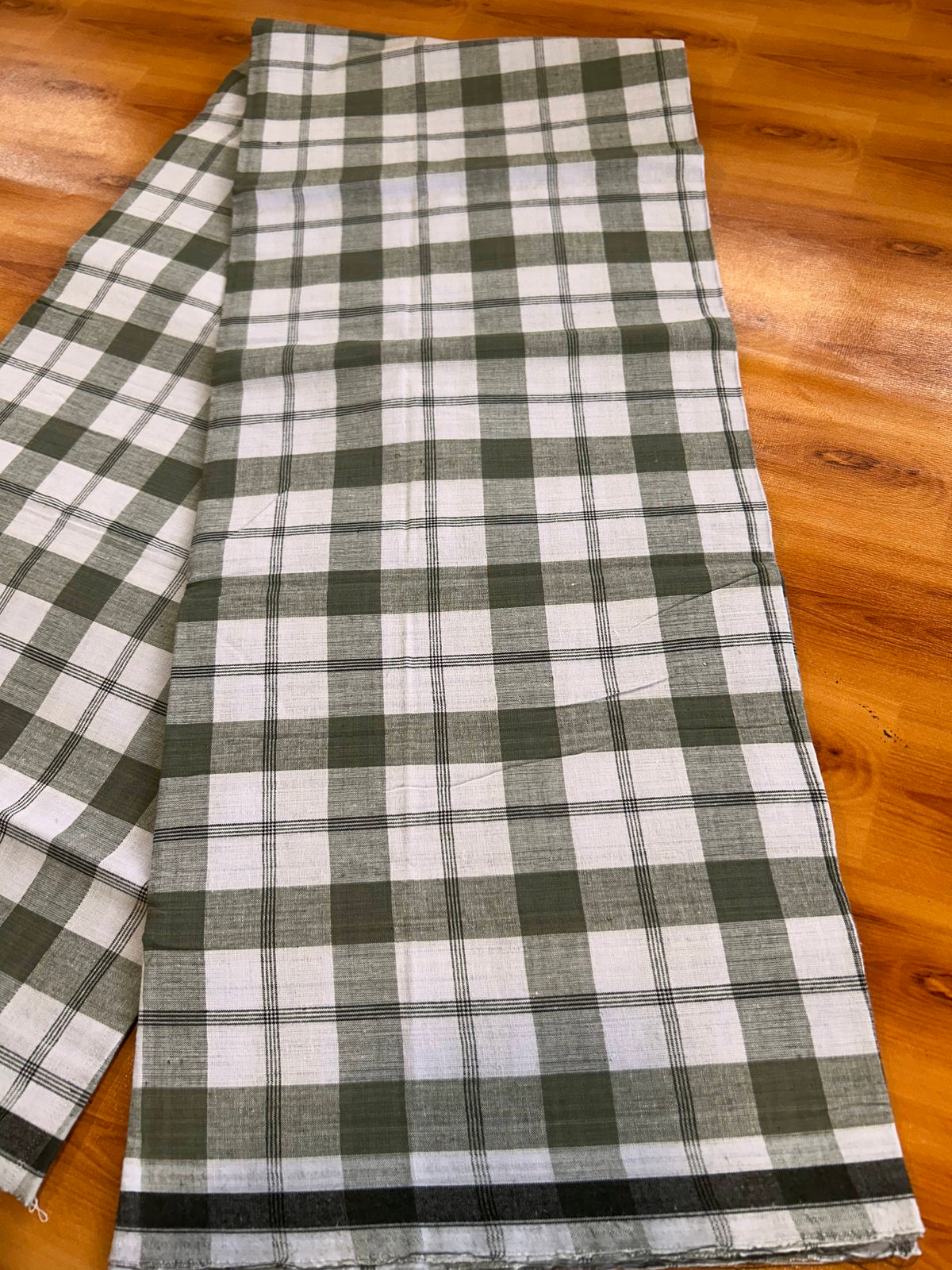 Premium Kathar Type Mund Pure cotton 40s - Kaitharikada Pulimood - Single Kaily / Lungi - 1 inch Black & White Border with White & Ash Grey Check body (2 meter / 4 muzham) - 16 KK8090 MUT