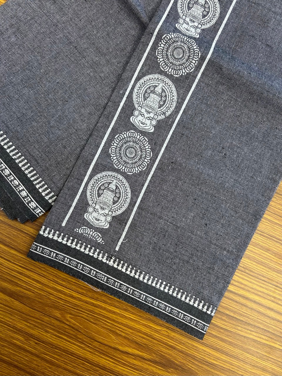 Kaitharikada - Polyster + Cotton - 20s twisted - Single Kaily / Lungi - 2.75 inch White Kadhakali Printed Kuppadam Border with Light Grey colour body (2 meter / 4 muzham) -  68 KK8035 GAN