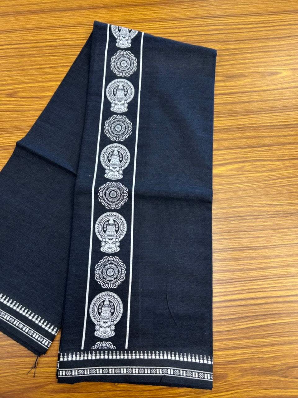 Kaitharikada - Polyster + Cotton - 20s twisted - Single Kaily / Lungi - 2.75 inch White Kadhakali Printed Kuppadam Border with Dark Navy Blue colour body (2 meter / 4 muzham) -  62 KK8035 GAN