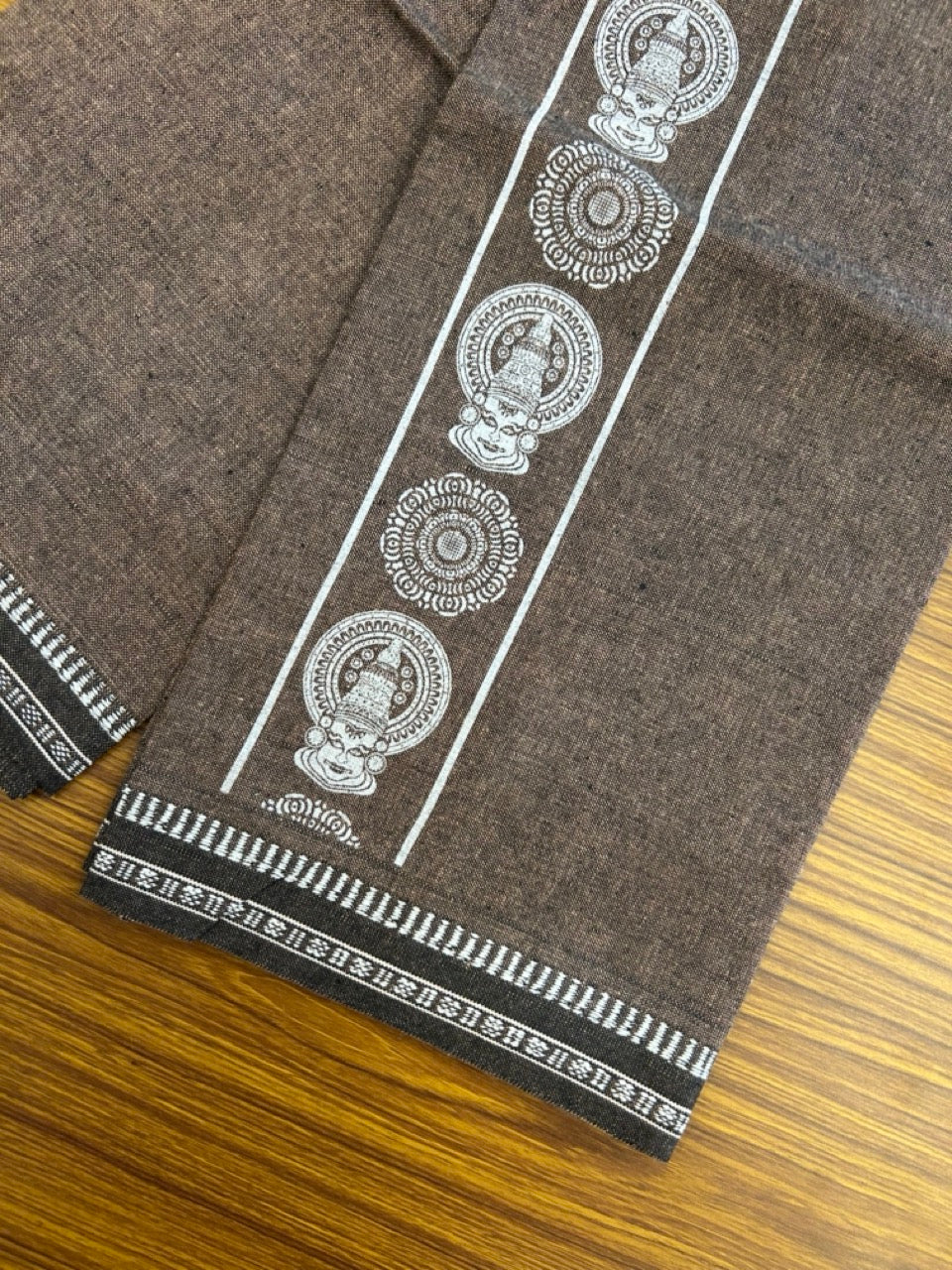 Kaitharikada - Polyster + Cotton - 20s twisted - Single Kaily / Lungi - 2.75 inch White Kadhakali Printed Kuppadam Border with Brown colour body (2 meter / 4 muzham) -  61 KK8035 GAN