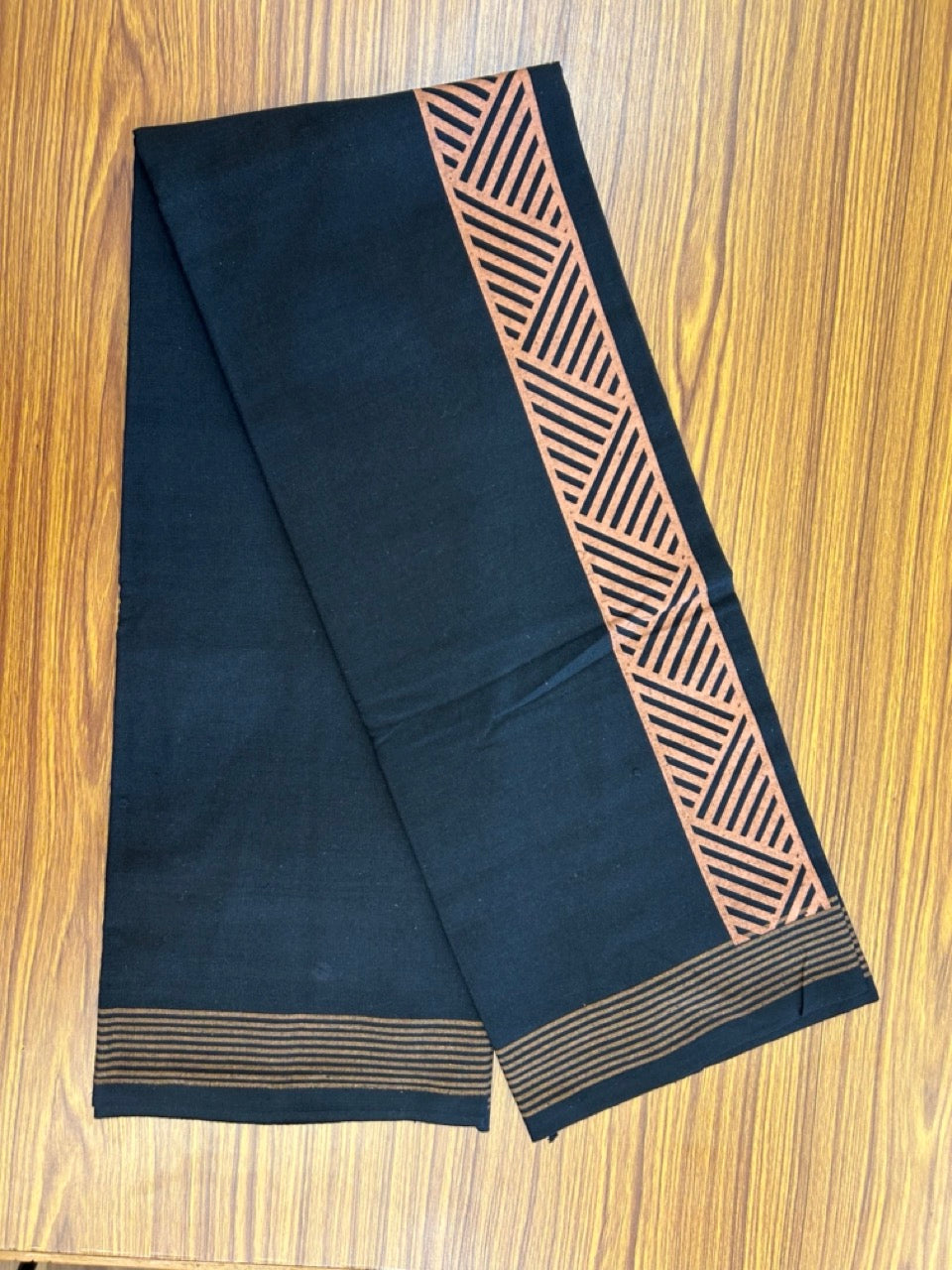 Kaitharikada - Polyster + Cotton - 20s twisted - Single Kaily / Lungi - 2.5 inch Brown Printed with Black colour body (2 meter / 4 muzham) -  72 KK8035 GAN