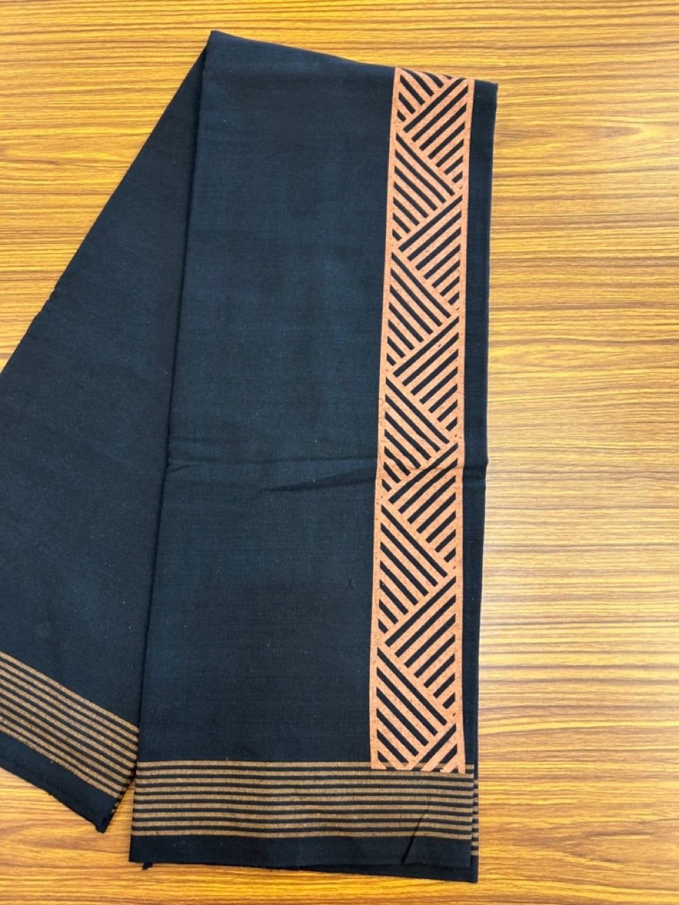 Kaitharikada - Polyster + Cotton - 20s twisted - Single Kaily / Lungi - 2.5 inch Brown Printed with Black colour body (2 meter / 4 muzham) -  72 KK8035 GAN
