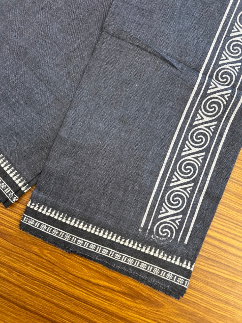 Kaitharikada - Single Kaily / Lungi - Polyster + Cotton - 20s twisted - 2.5 inch White Design printed kara with Ash Blue colour body - 115 KK8035 GAN