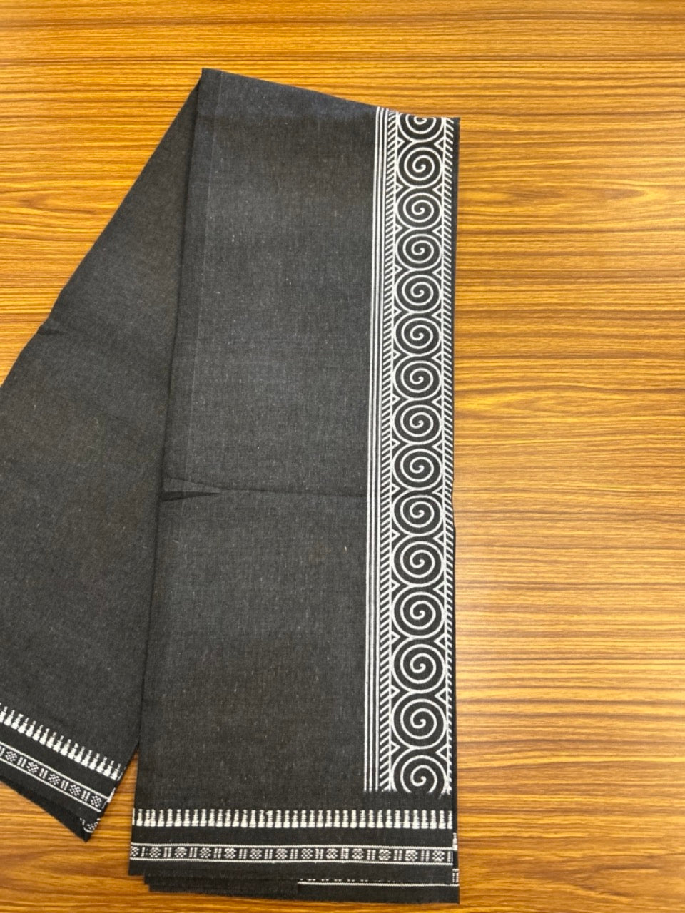 Kaitharikada - Single Kaily / Lungi - Polyster + Cotton - 20s twisted - 2.5 inch White Design printed kara with Ash Black colour body - 116 KK8035 GAN