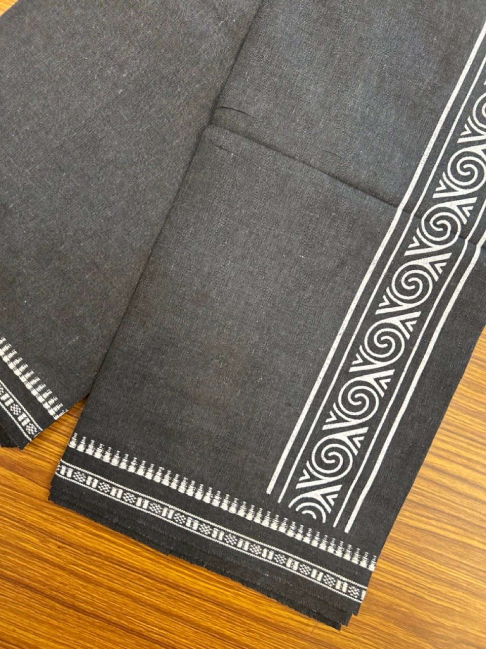Kaitharikada - Single Kaily / Lungi - Polyster + Cotton - 20s twisted - 2.5 inch White Design printed kara with Ash Black colour body - 114 KK8035 GAN