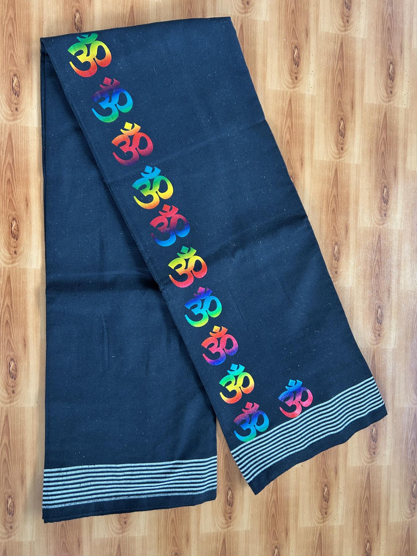 Kaitharikada - Single Kaily / Lungi - Mixed Cotton - 40s twisted - 1.5 inch Multi Colour Ohm Printed Design Kara with Black colour body (2 meter / 4 muzham) - 12 KK8061 GAN