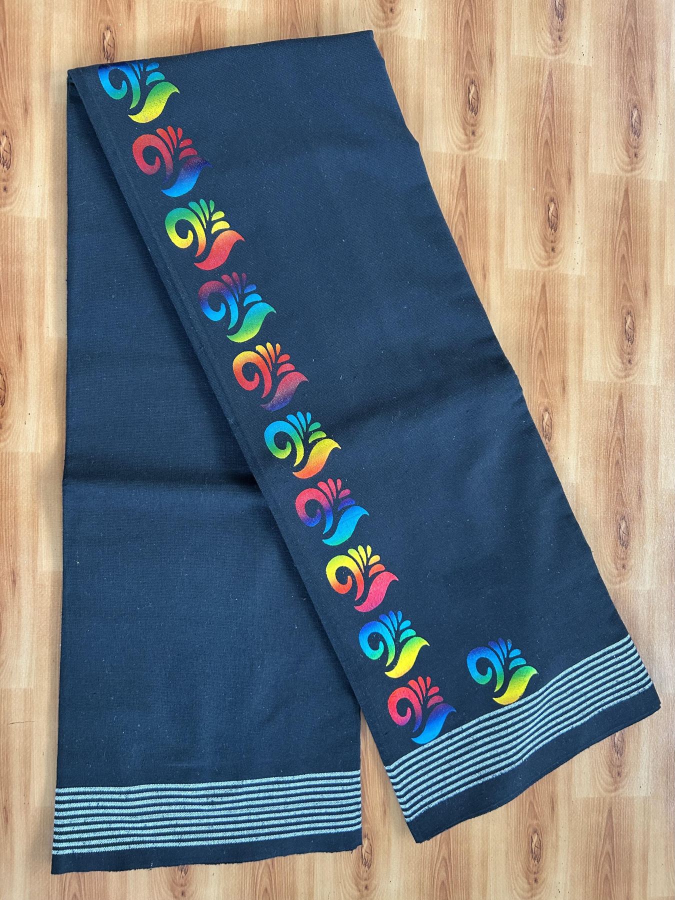 Kaitharikada - Single Kaily / Lungi - Mixed Cotton - 40s twisted - 1.5 inch Multi Colour Printed Design Kara with Black colour body (2 meter / 4 muzham) - 11 KK8061 GAN