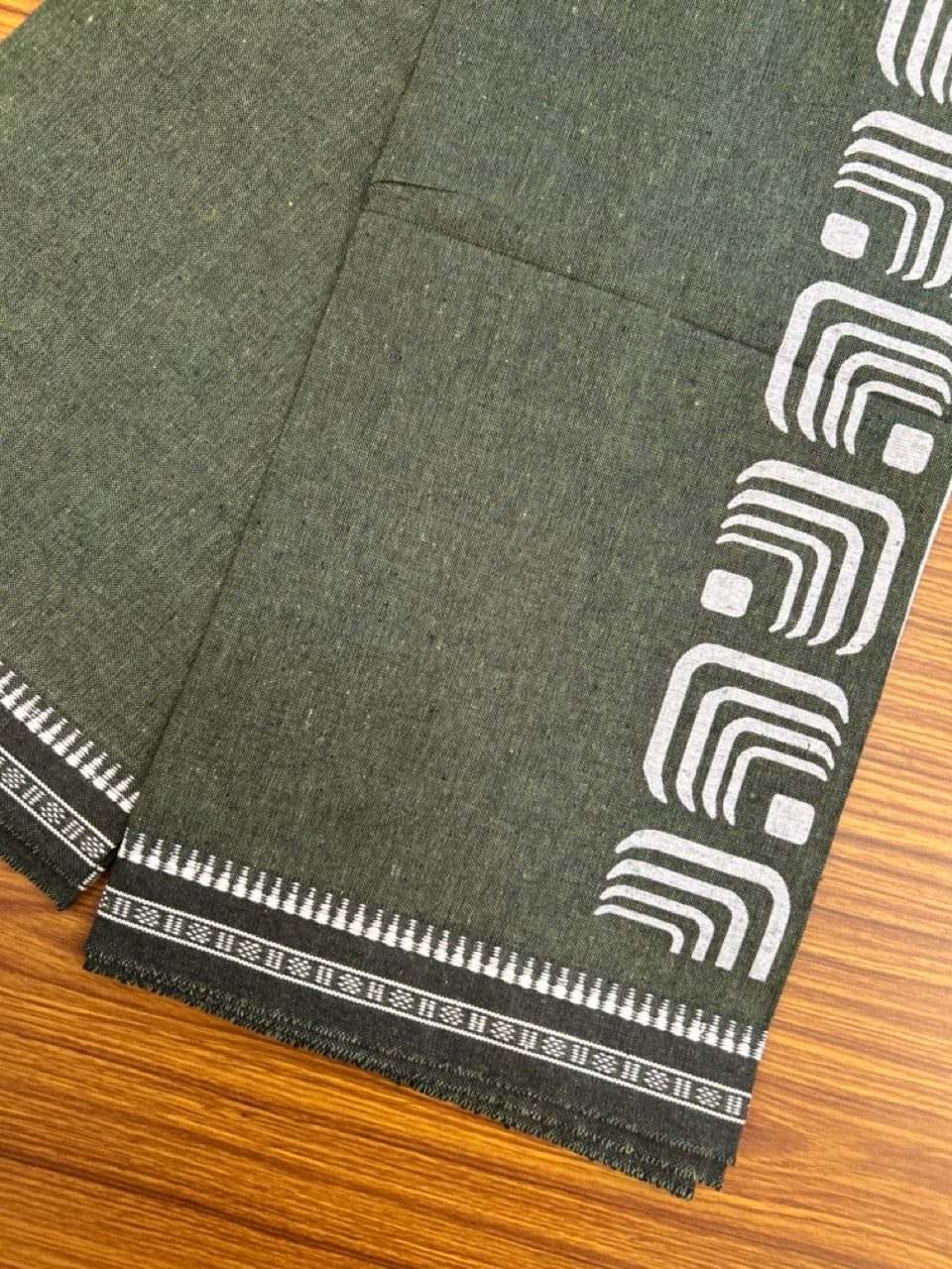 Kaitharikada - Polyster + Cotton - 20s twisted - Single Kaily / Lungi - 2.5 inch White Printed Kuppadam Border with Green colour body (2 meter / 4 muzham) -  78 KK8035 GAN