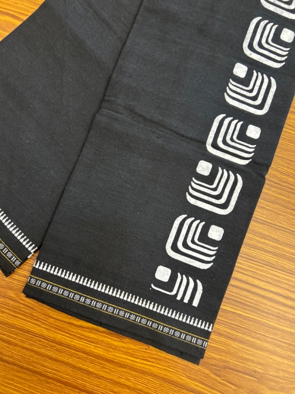 Kaitharikada - Polyster + Cotton - 20s twisted - Single Kaily / Lungi - 2.5 inch White Printed Kuppadam Border with Black colour body (2 meter / 4 muzham) -  75 KK8035 GAN