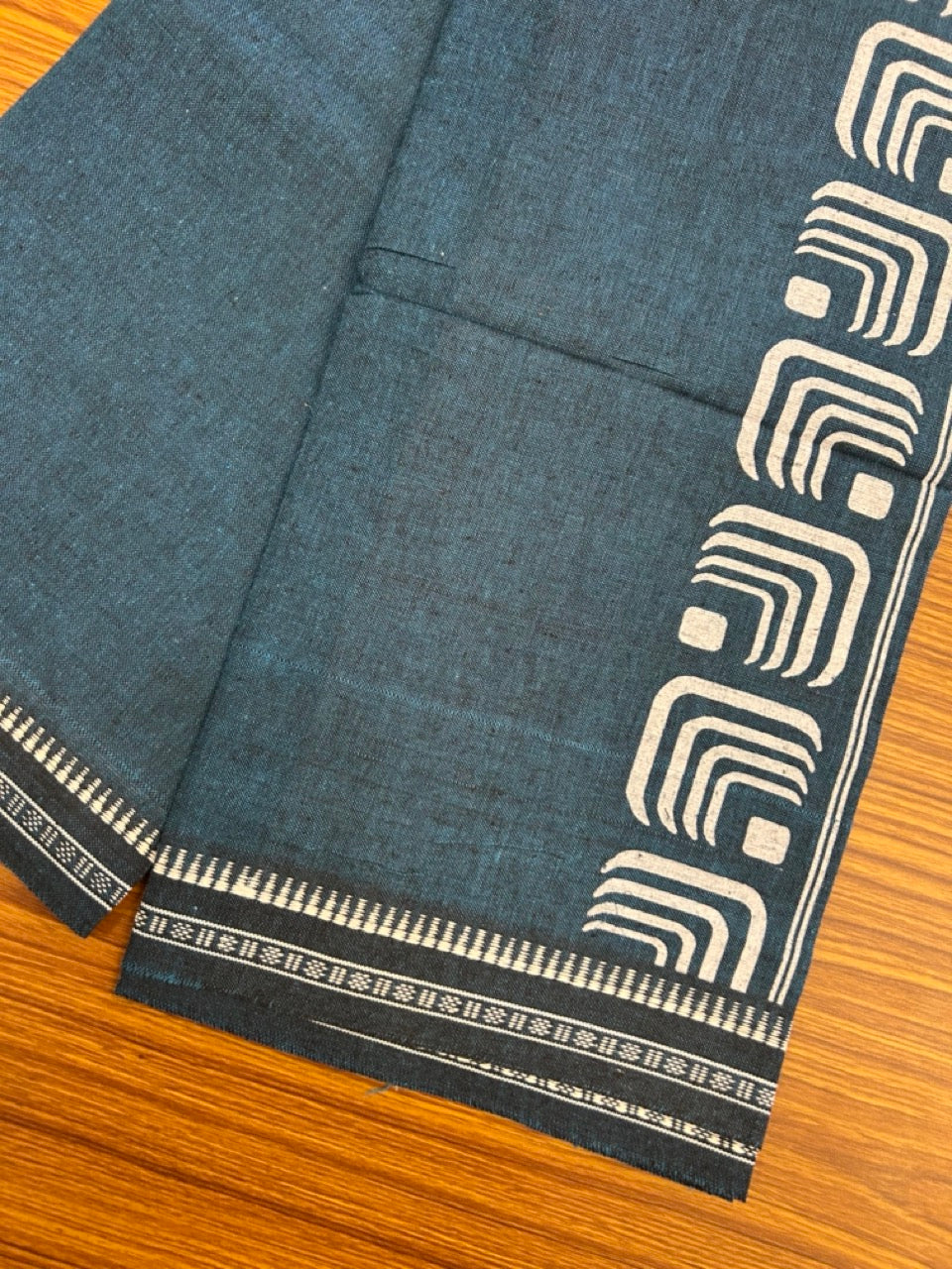 Kaitharikada - Polyster + Cotton - 20s twisted - Single Kaily / Lungi - 2.5 inch White Printed Kuppadam Border with Peacock Blue & Black shaded colour body (2 meter / 4 muzham) -  76 KK8035 GAN