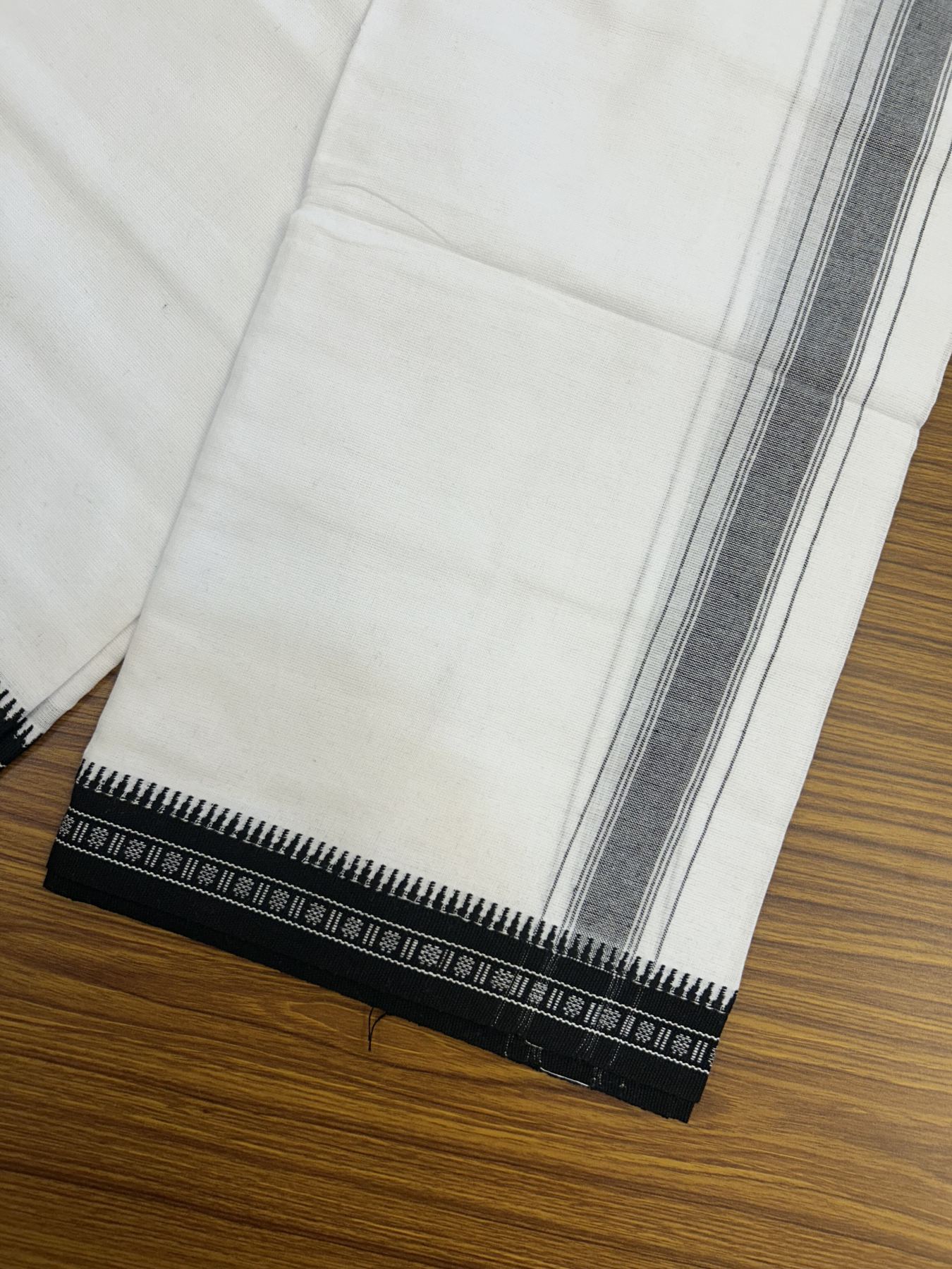 Premium Kathar Type Mercerised Pure Cotton Single Mundu Kaitharikada Special - Kaily / Lungi - 60s - 1.75 inch Black Striped kara with White colour Body Kuppadam Border 2.25 mtr (4.82 muzham) - 9 KK5317 KUT