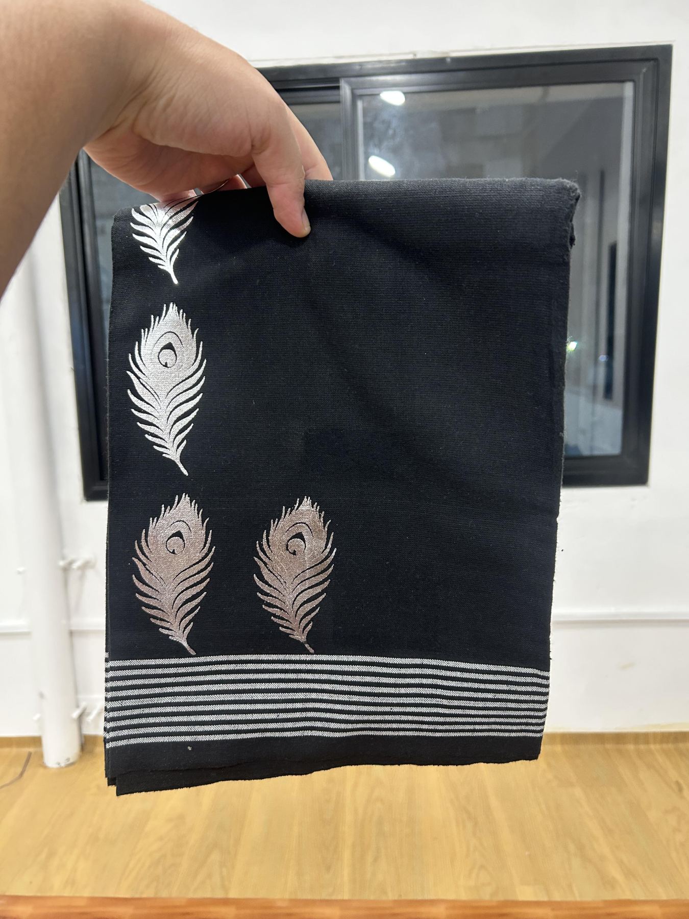 Kaitharikada - Single Kaily / Lungi - Mixed Cotton - 40s twisted - 1.5 inch Silver Kasav Peacock Feather Printed Design Kara with Black colour body (2 meter / 4 muzham) -  6 KK8061 GAN