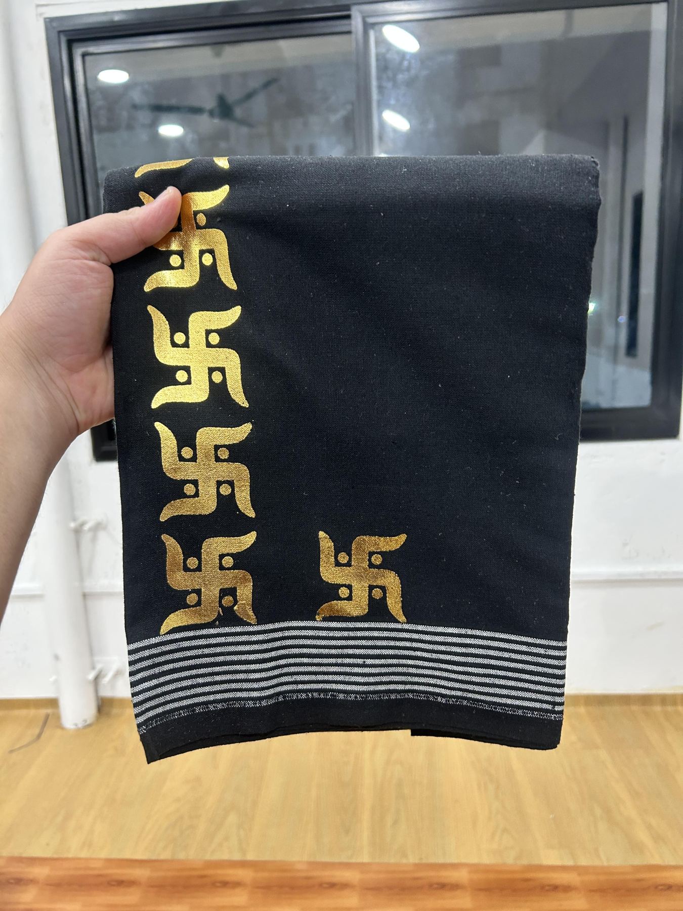 Kaitharikada - Single Kaily / Lungi - Mixed Cotton - 40s twisted - 1.25 inch Gold Kasav Swastik Printed Design Kara with Black colour body (2 meter / 4 muzham) - 5 KK8061 GAN