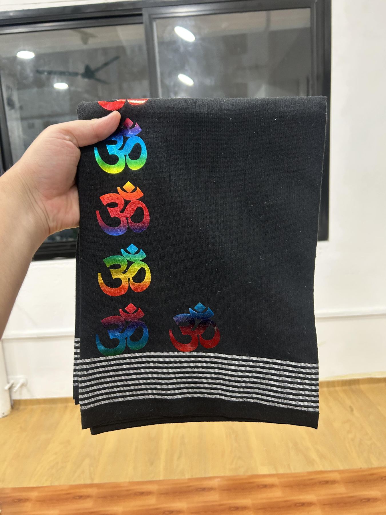 Kaitharikada - Single Kaily / Lungi - Mixed Cotton - 40s twisted - 1.5 inch Multi Colour Ohm Printed Design Kara with Black colour body (2 meter / 4 muzham) - 12 KK8061 GAN