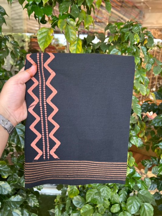 Kaitharikada - Polyster + Cotton - 20s twisted - Single Kaily / Lungi - 2.5 inch Brown Printed with Black colour body (2 meter / 4 muzham) -  71 KK8035 GAN